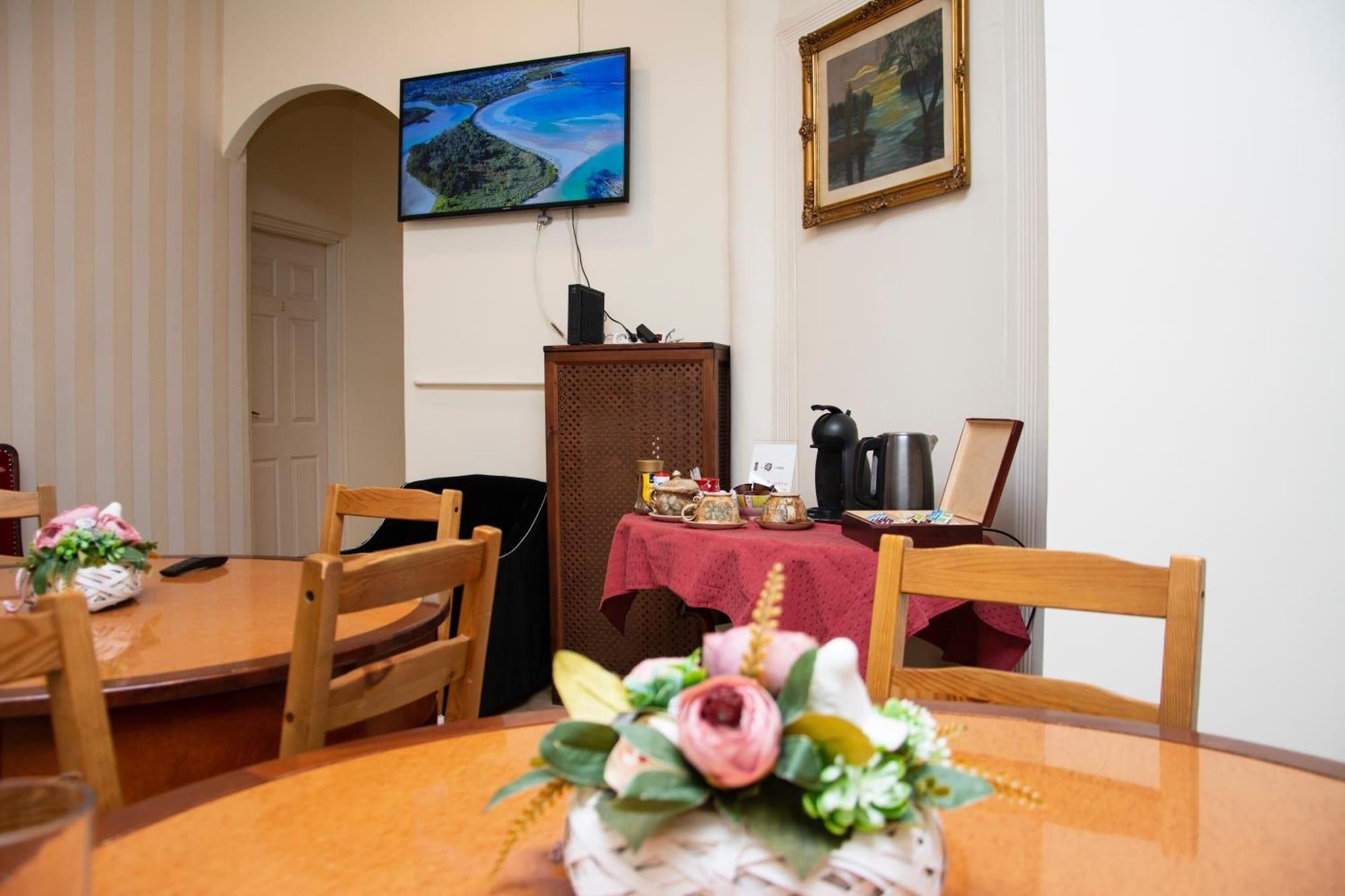 Restaurant Evergreen Budapest Bed & Breakfast and Guest House