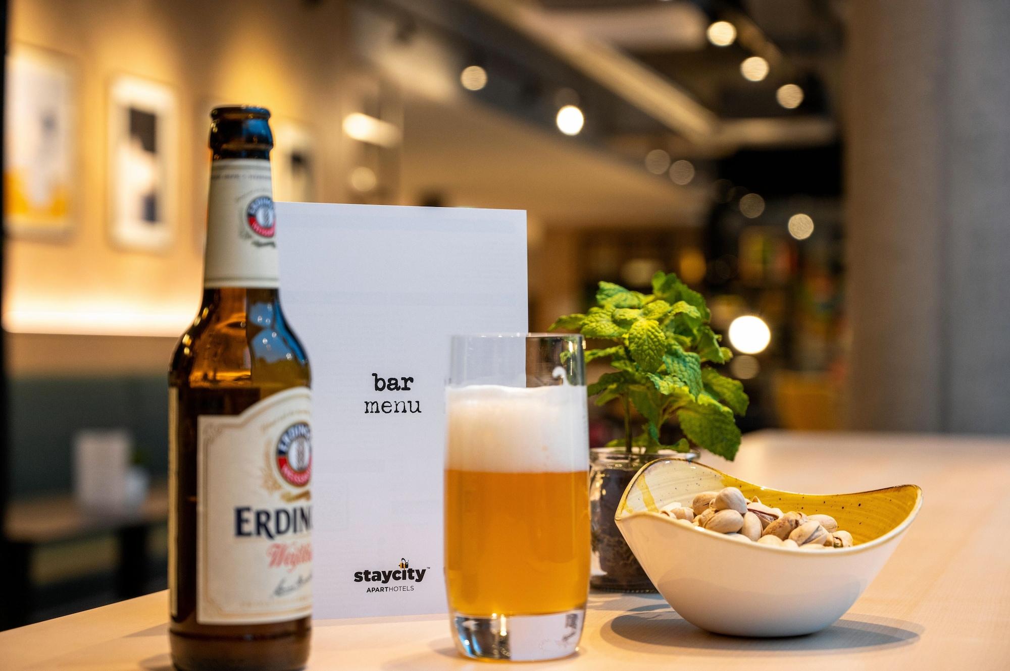 Bar/Salón Staycity Aparthotels, Frankfurt Airport