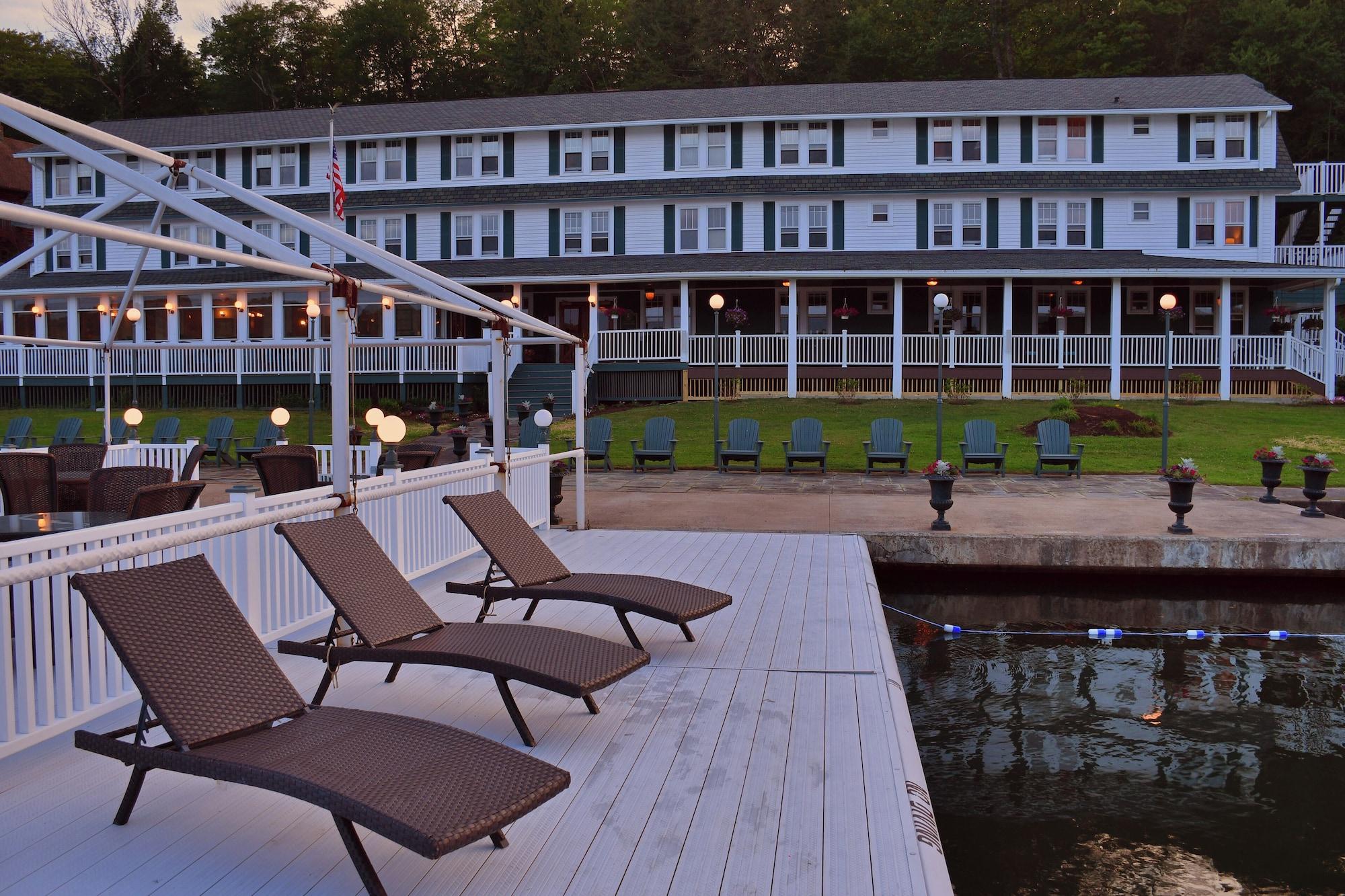 Vista Exterior Chestnut Inn at Oquaga Lake