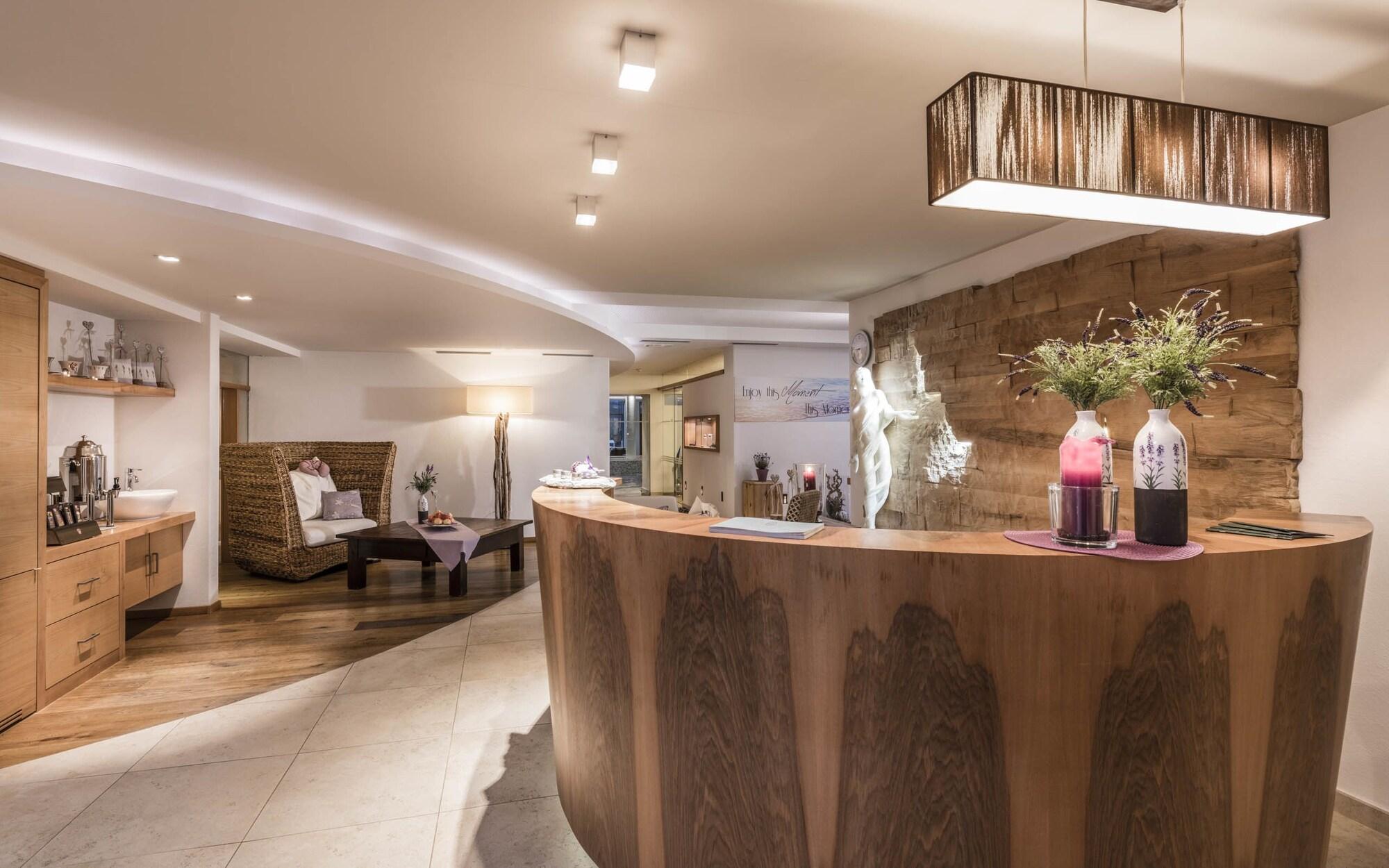 Vista Lobby Alpenheim Charming & Spa Hotel