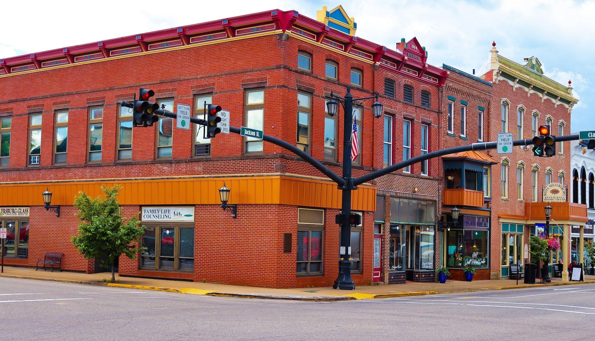 Vista Exterior Hotel Millersburg