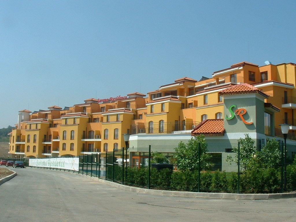Varios Serena Residence