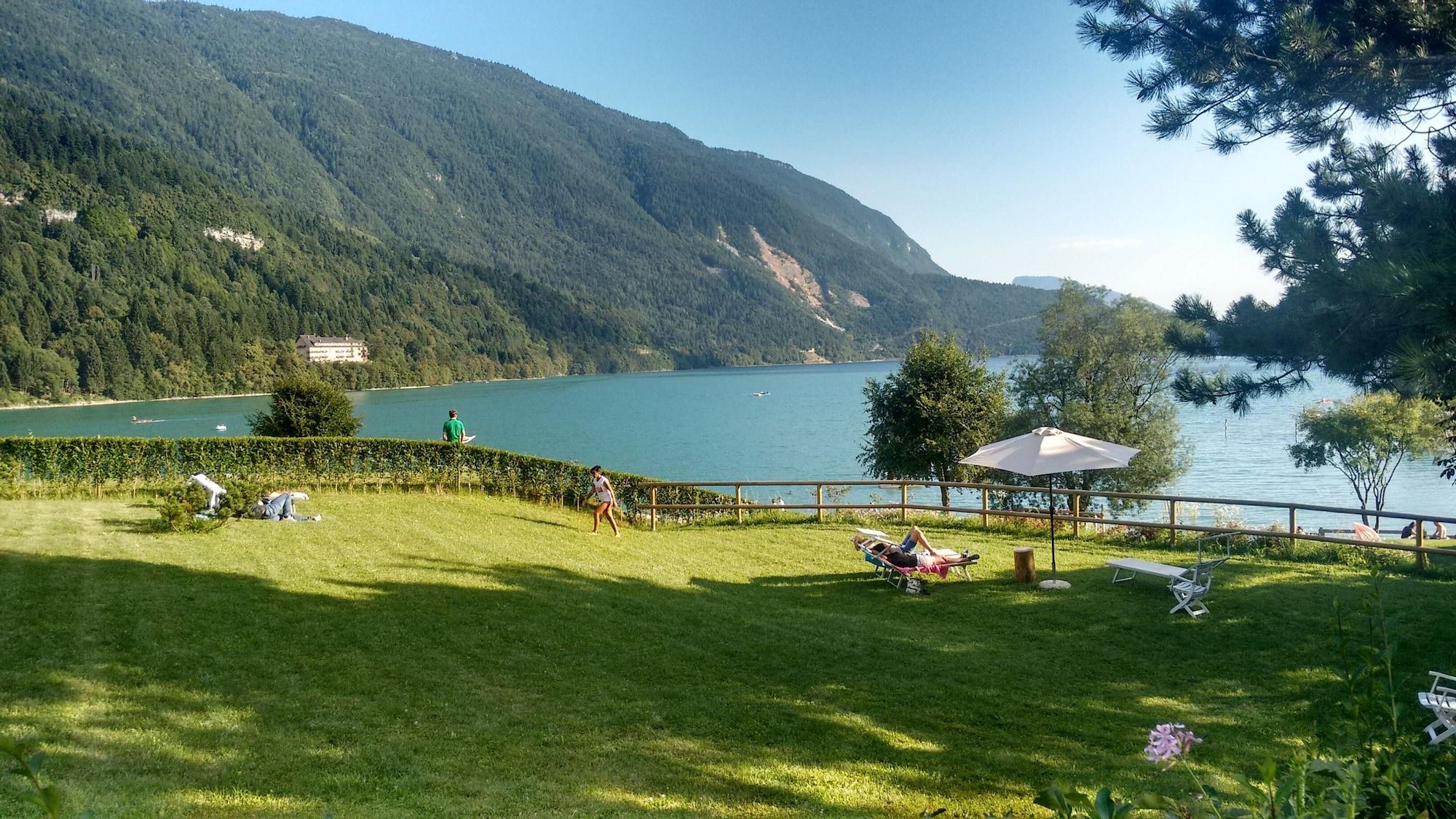 Vista Exterior Lake & Nature Hotel Gloria
