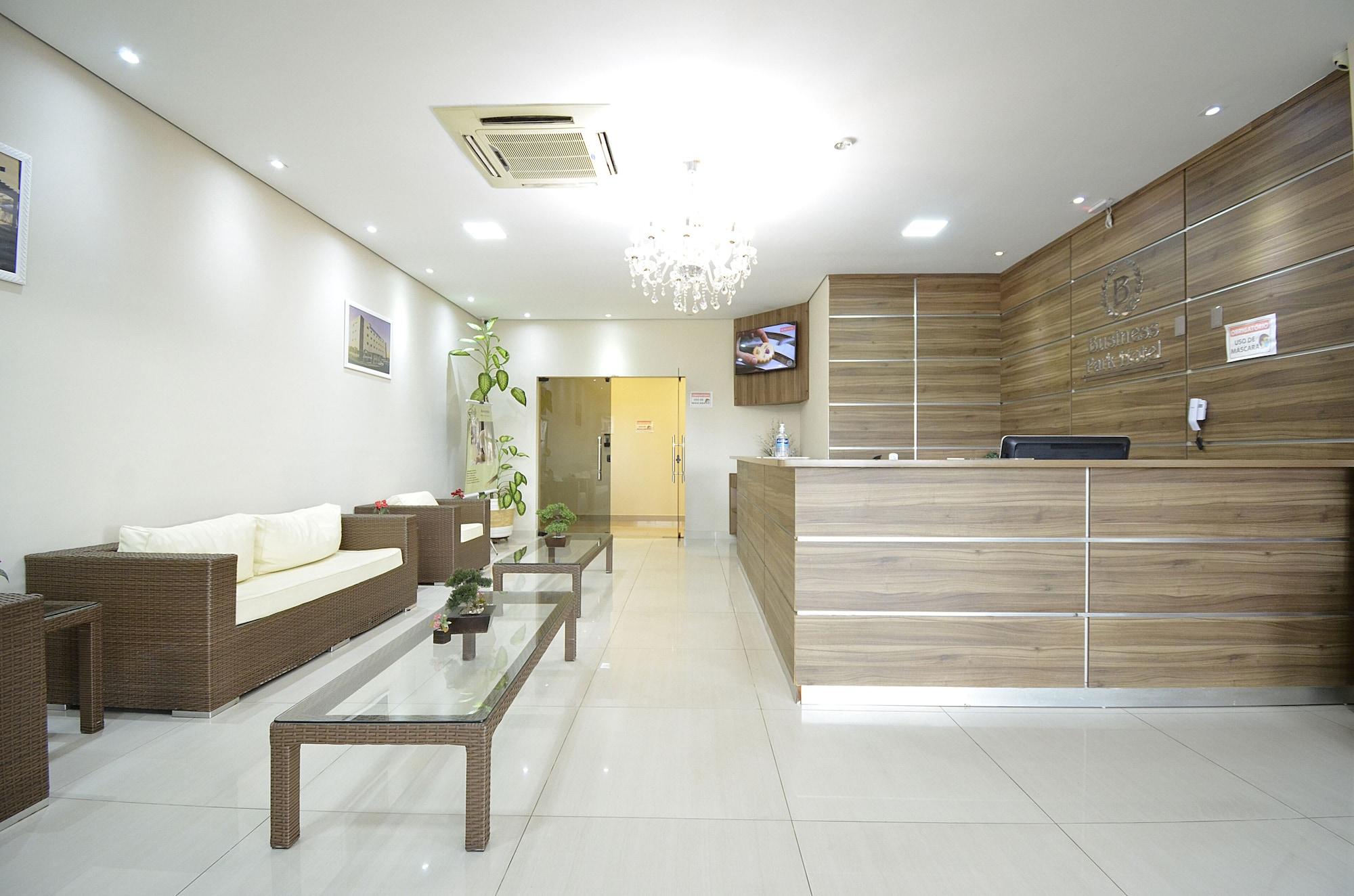 Vista Lobby Business Park Hotel