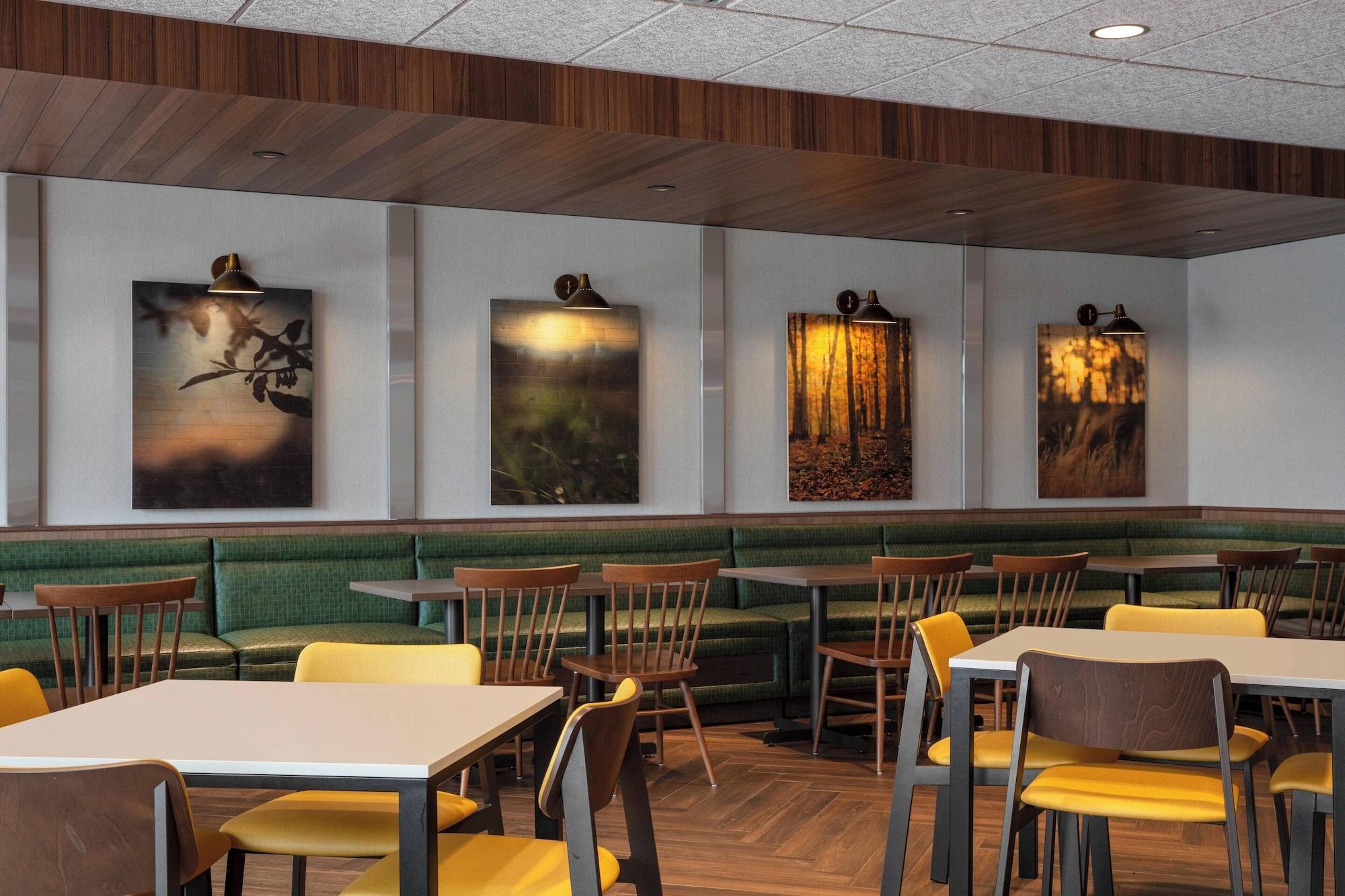 Restaurant Fairfield Inn & Suites by Marriott Lebanon near Expo Center