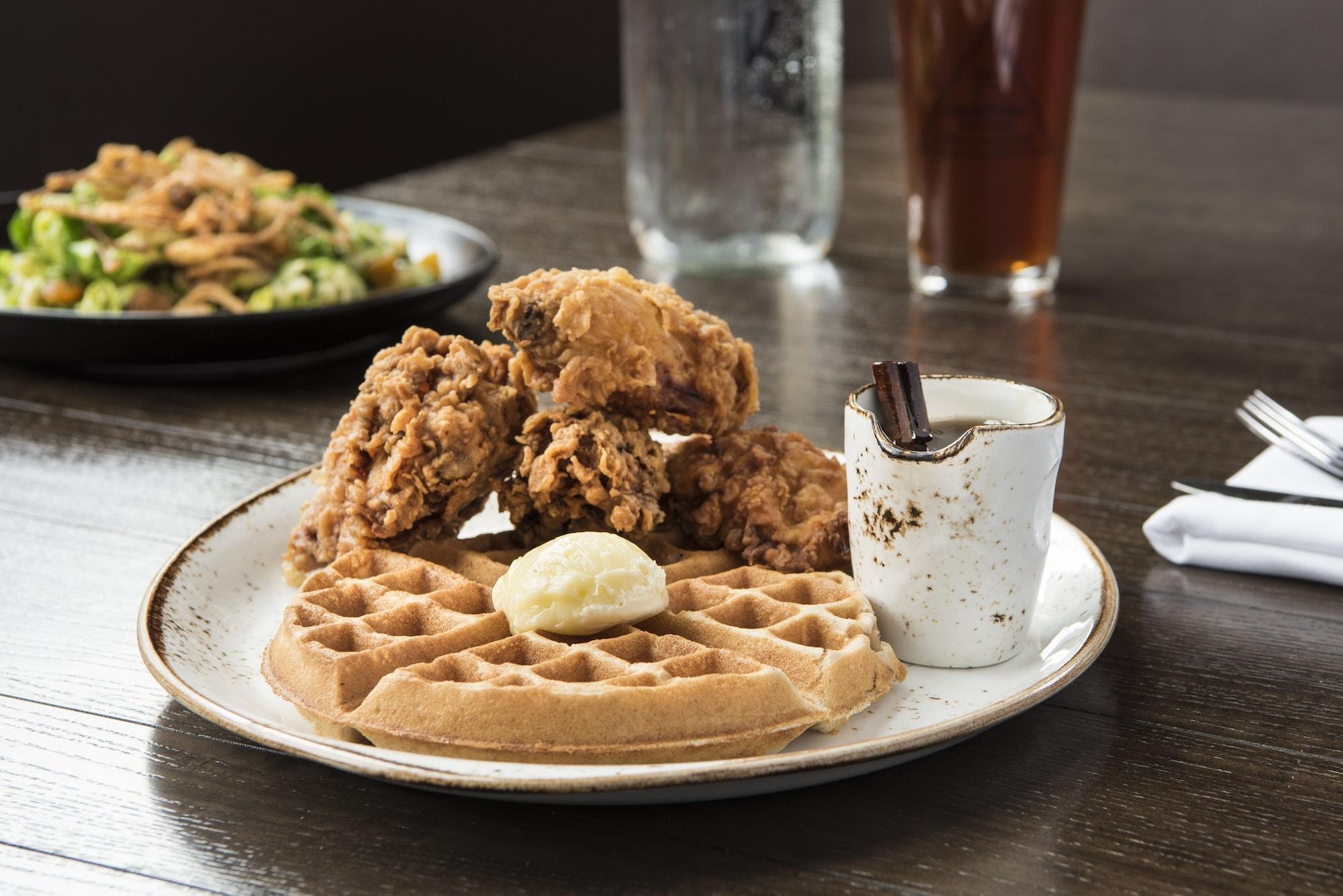 Restaurant  Holland America Denali Lodge