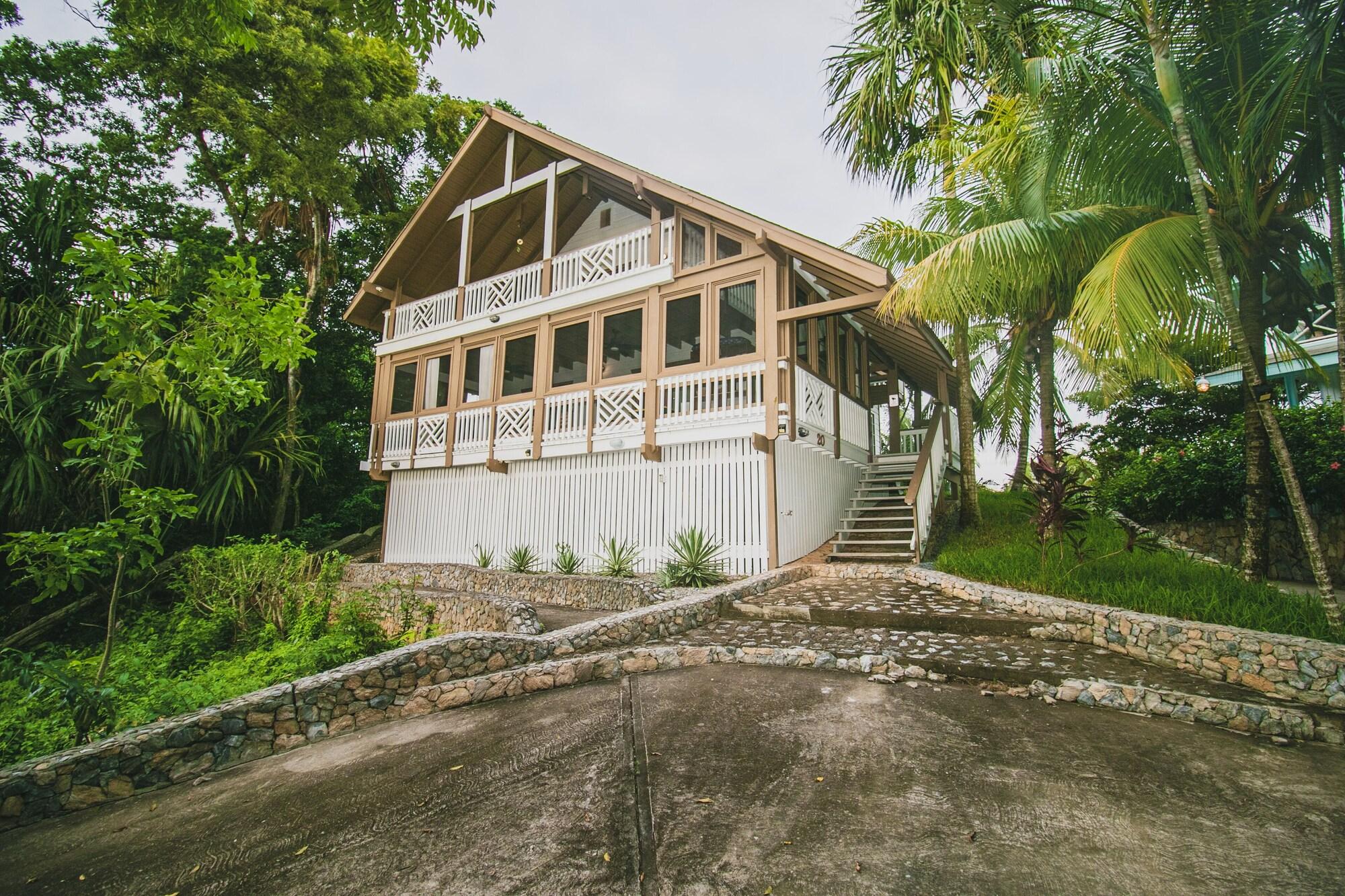 Vista Exterior Luna Beach