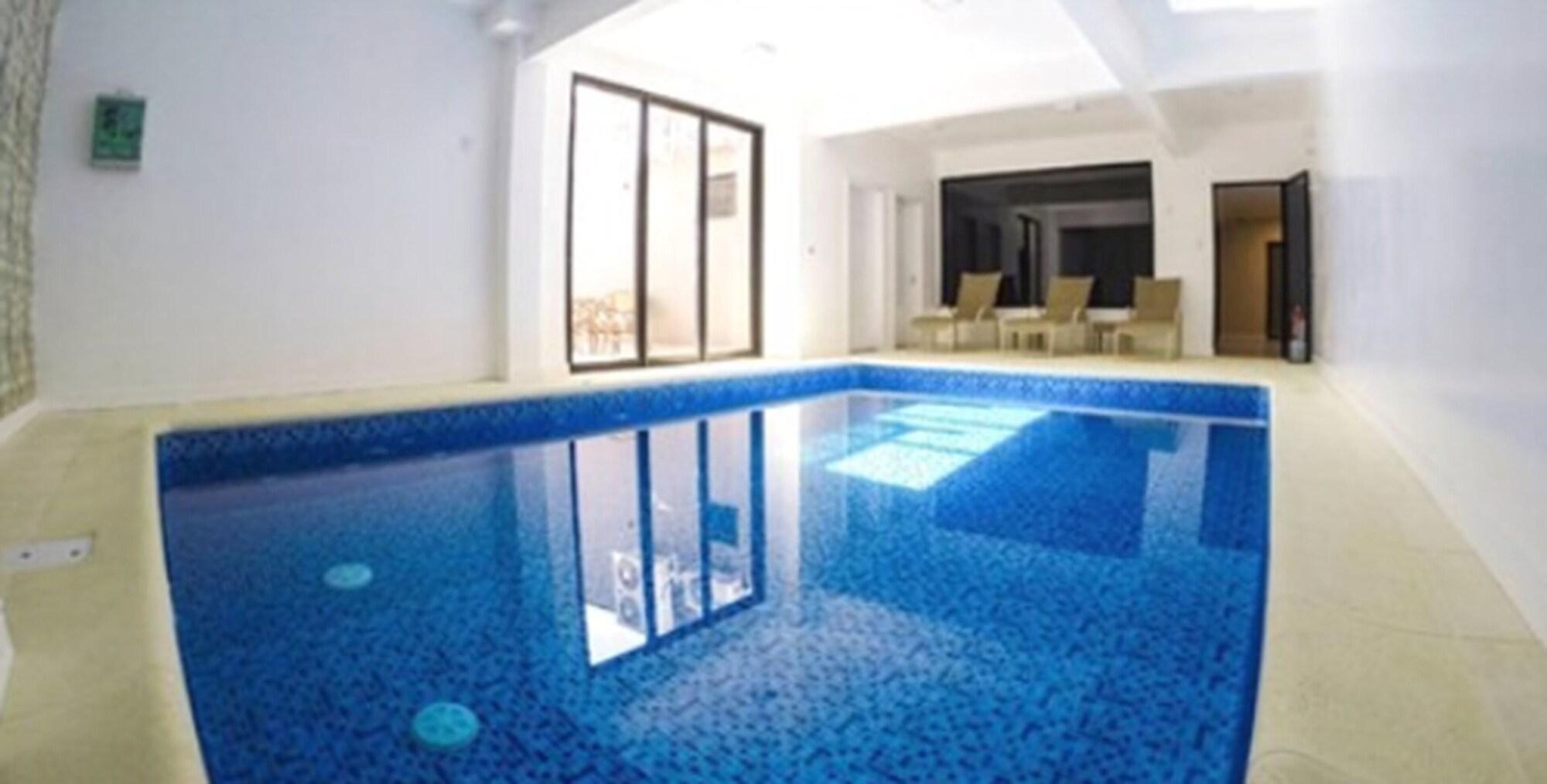 Varios Seville Park Hotel