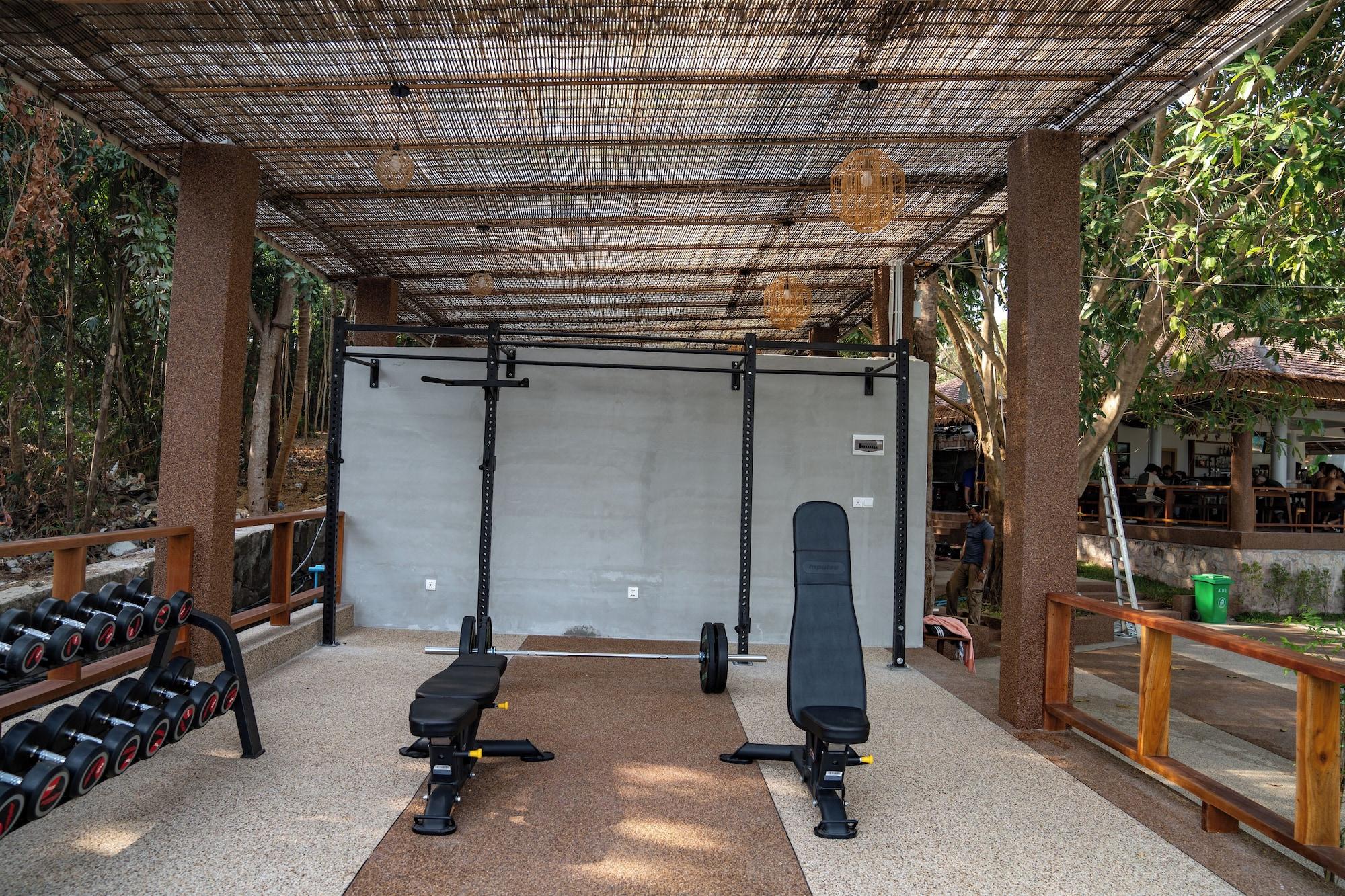 Gimnasio Mad Monkey Koh Sdach