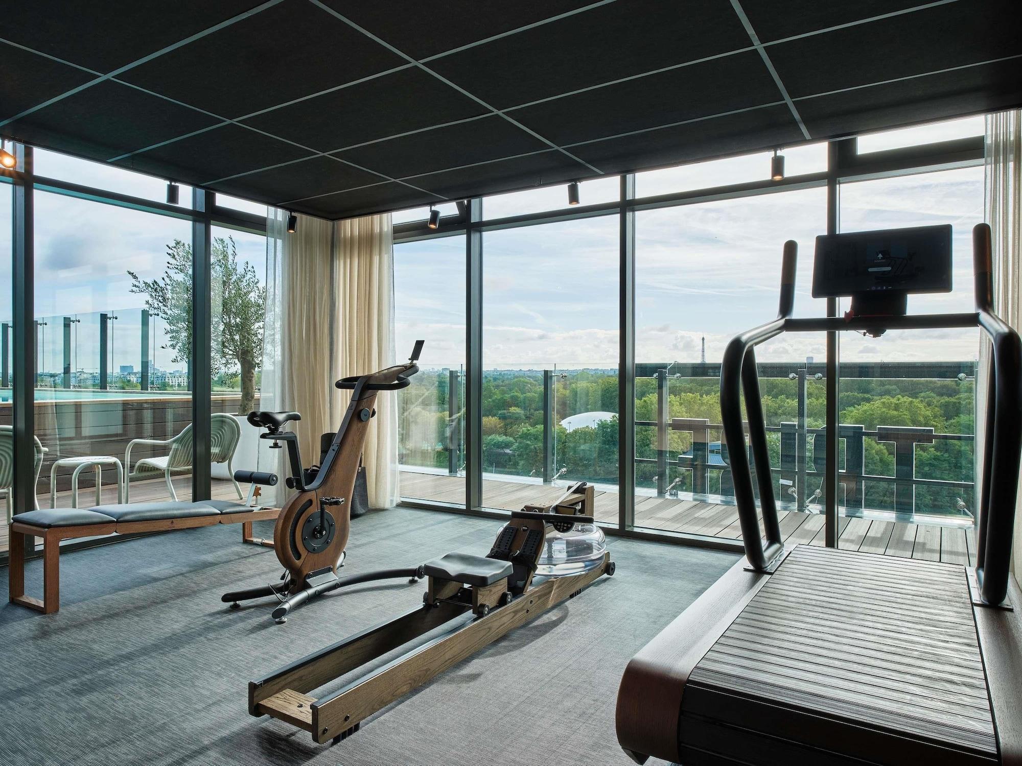 Gimnasio TRIBE Paris Suresnes