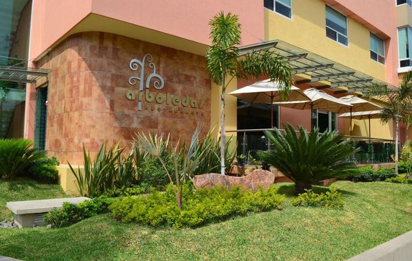 Hostalia Hotel Expo & Business Class - Hoteles cerca de La Central de Autobuses en Guadalajara