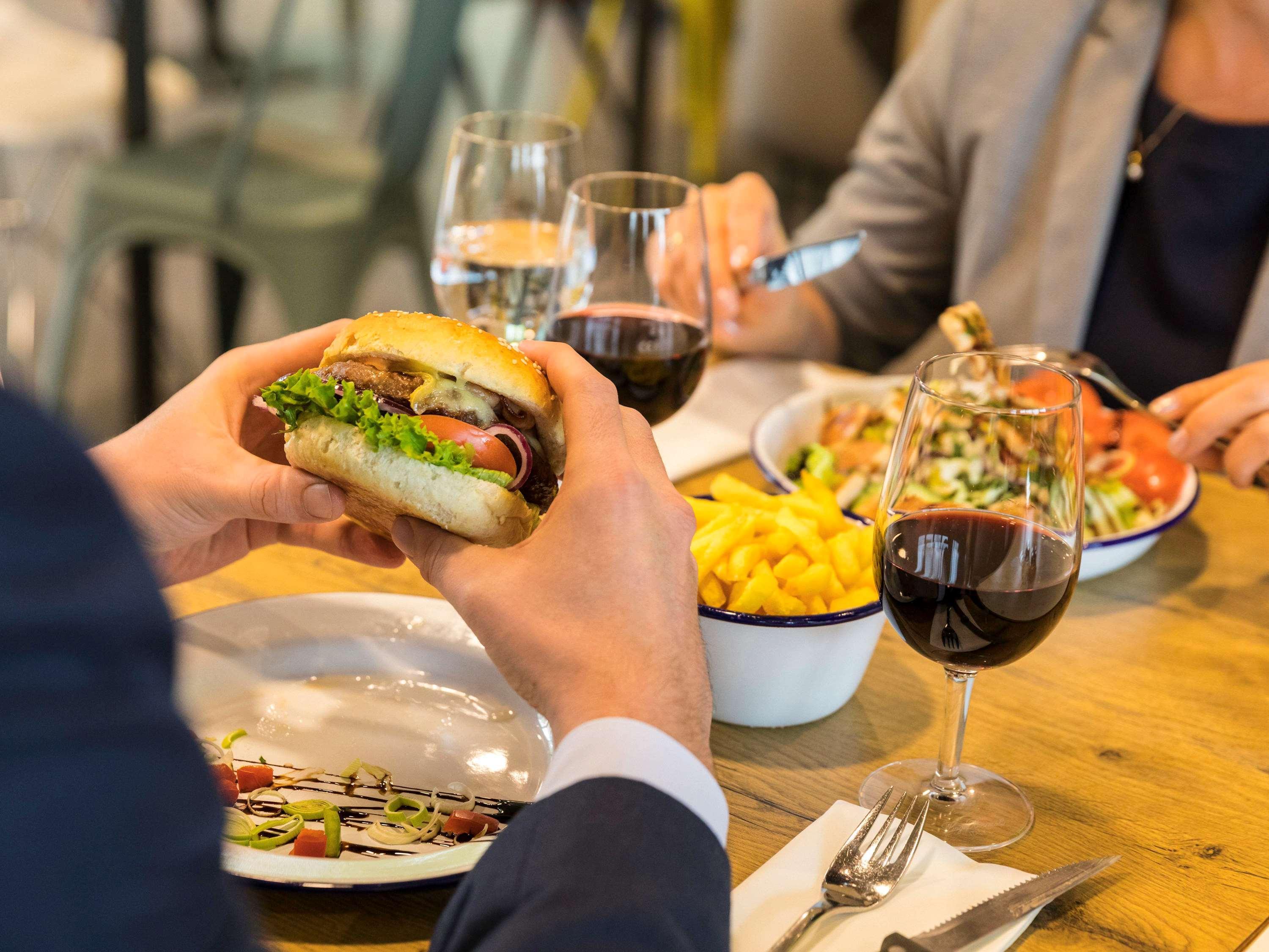 Restaurant ibis Zurich Messe-Airport