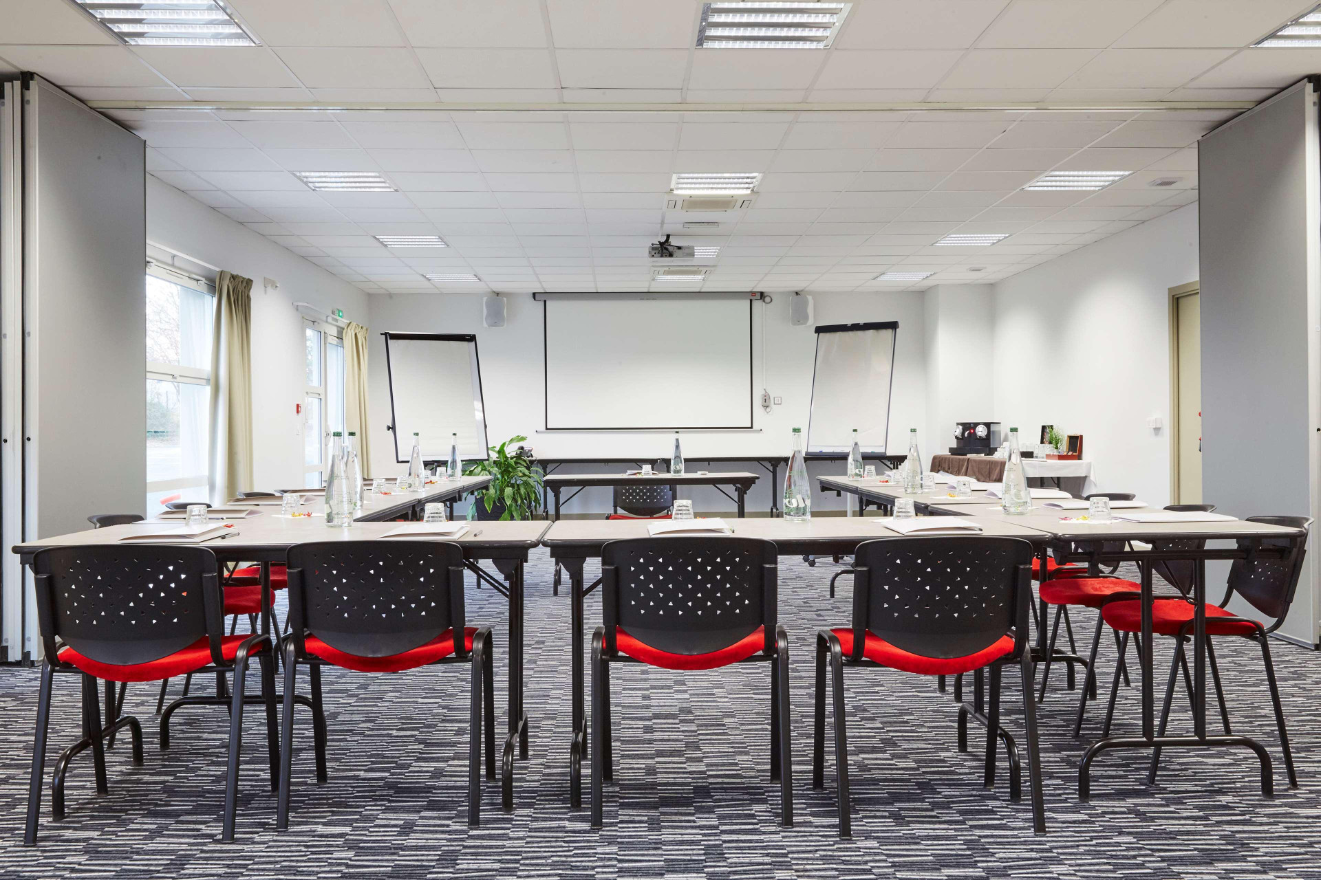 Sala de Reuniones Kyriad Chantilly Sud - Luzarches