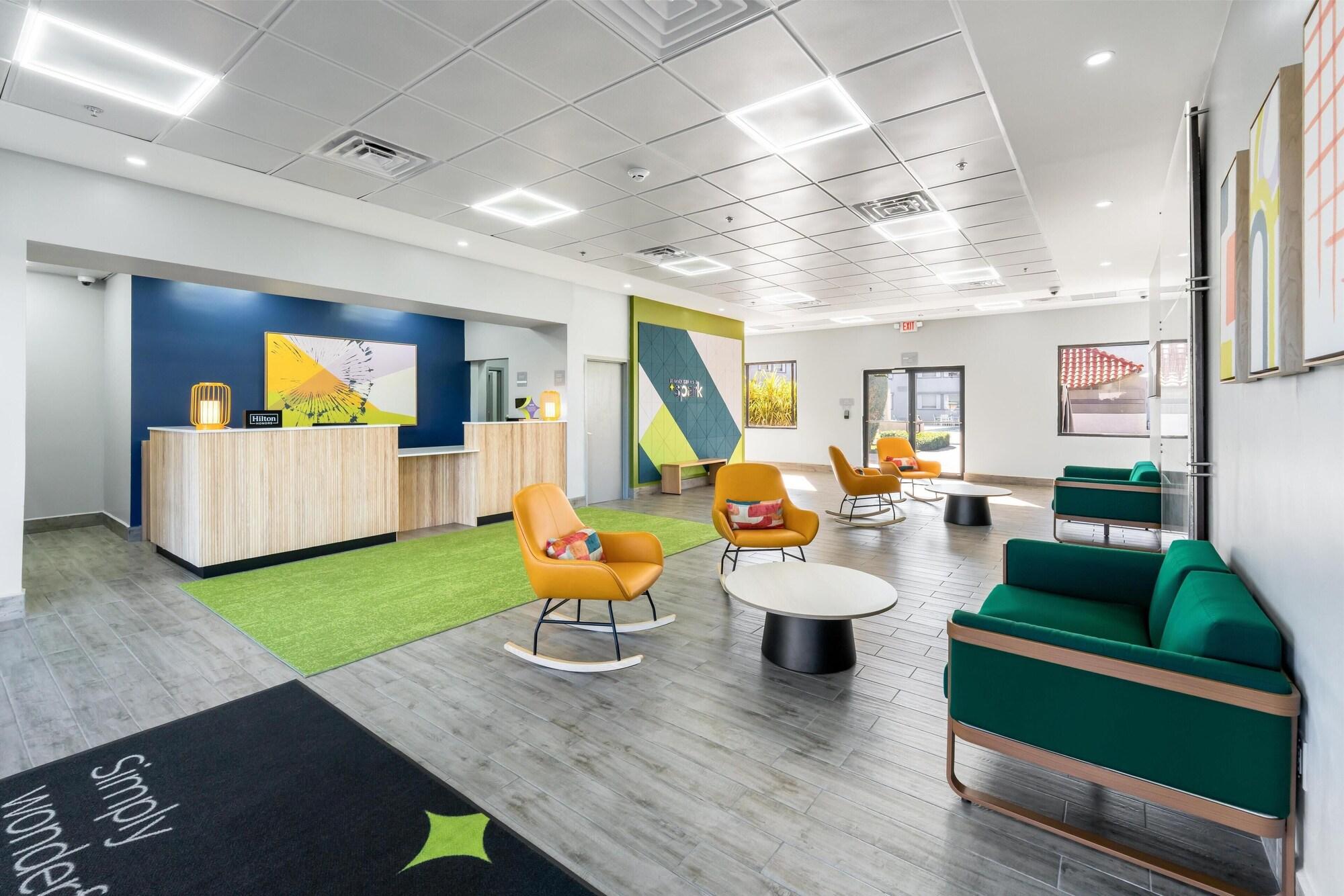 Vista Lobby Spark by Hilton Ponce