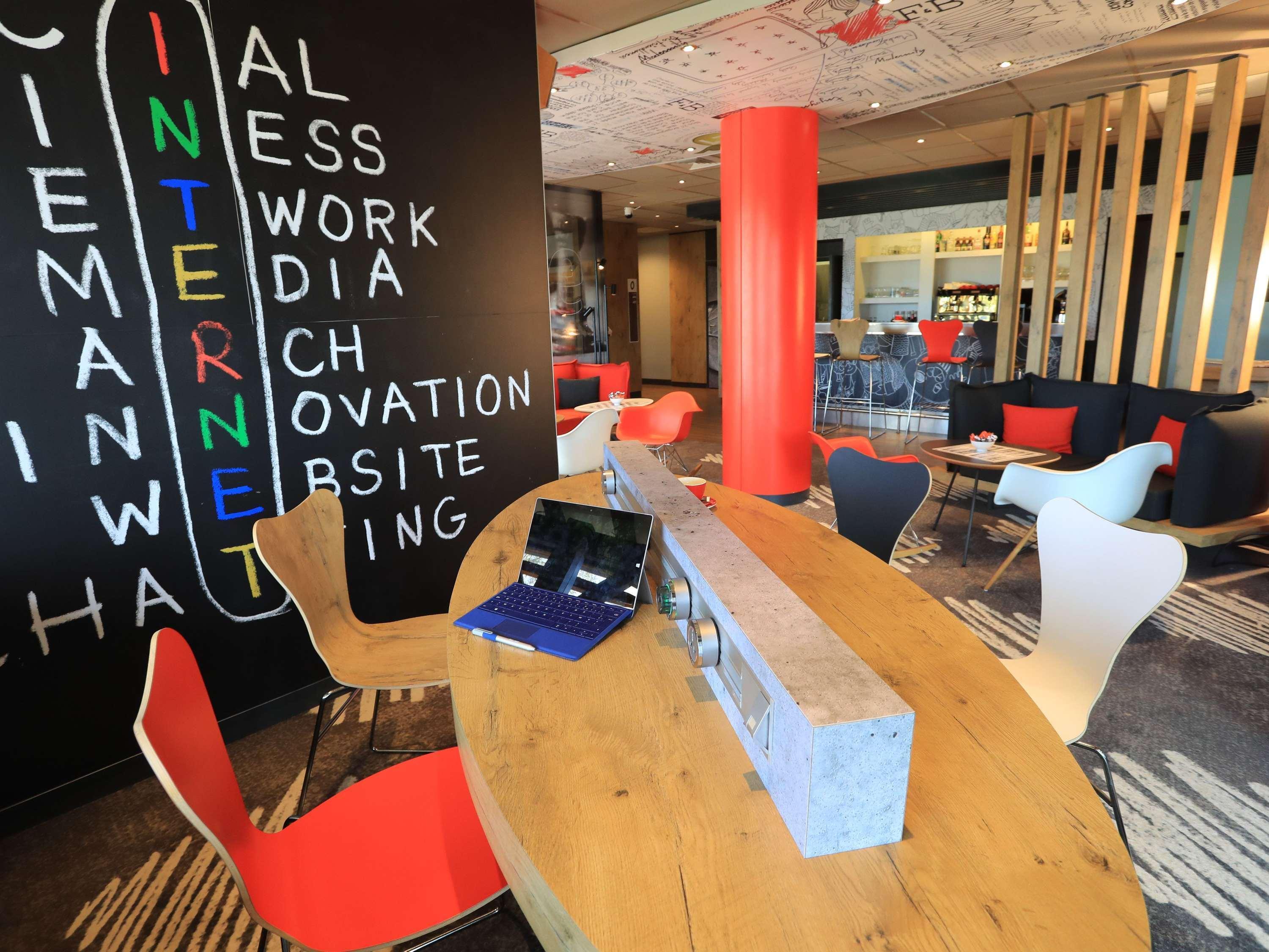 Vista Exterior ibis Aurillac