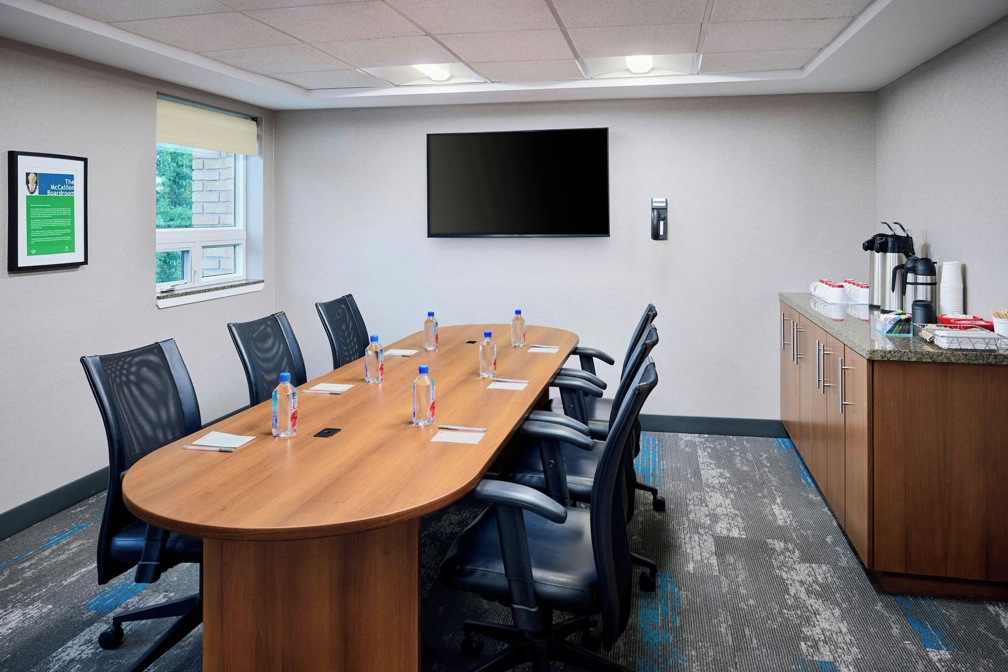 Sala de Reuniones TownePlace Suites by Marriott Mississauga-Arpt Corp Ctr