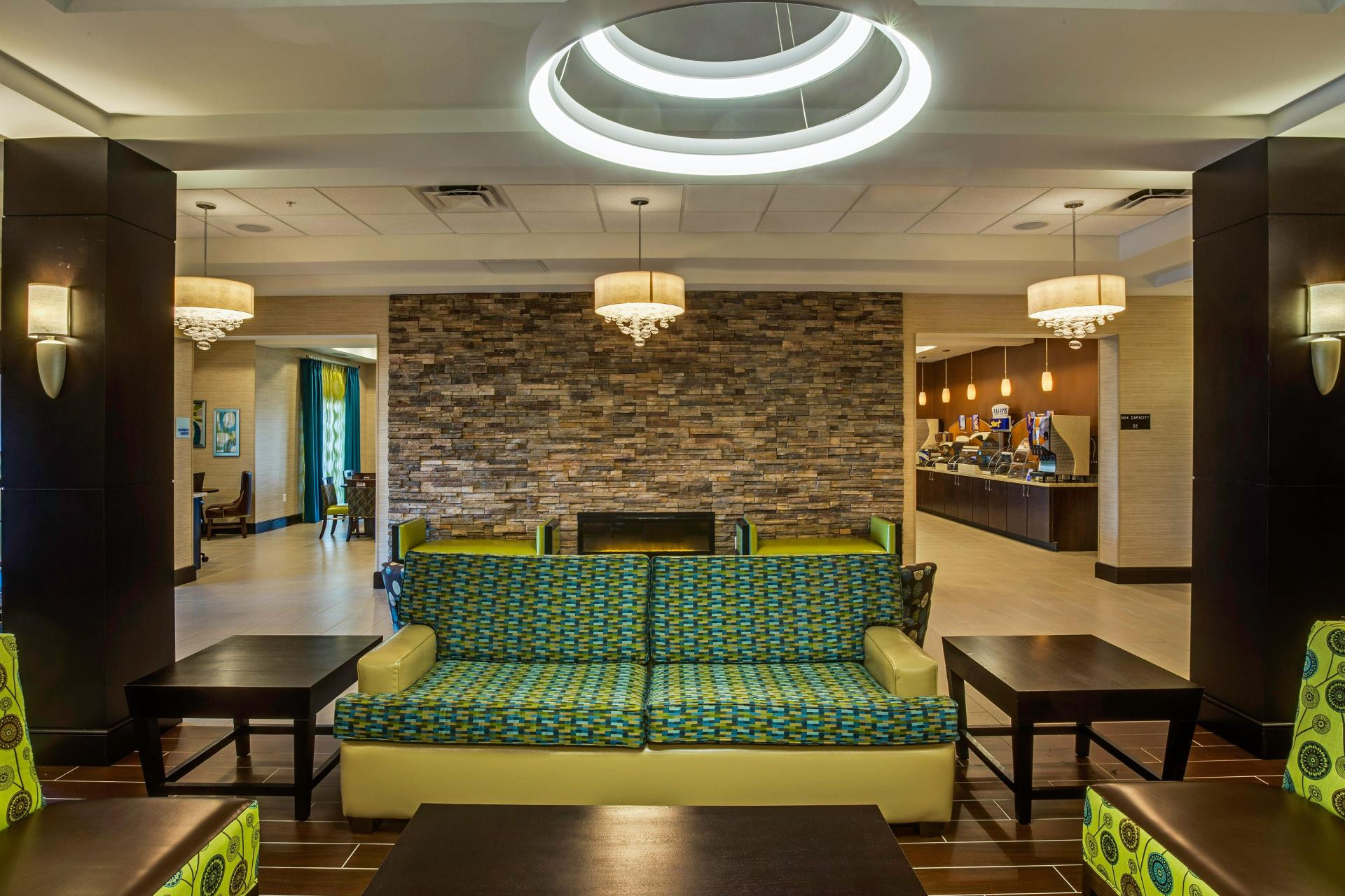 Vista Lobby Holiday Inn Express & Suites Orlando East - UCF Area by IHG