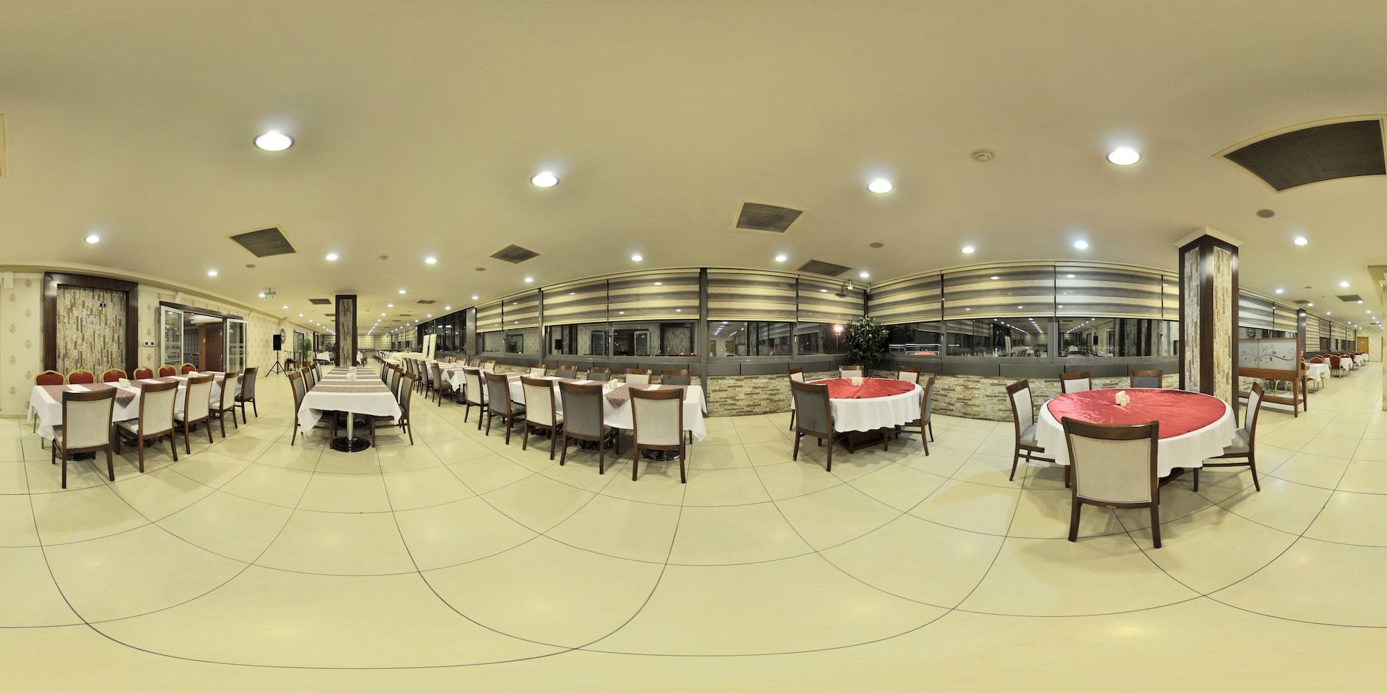 Restaurant Grand Simay Hotel