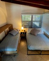 Alquiler Vacacional - Heated Pool House with Wi-Fi parking available BBQ GRILL pet-friendly
