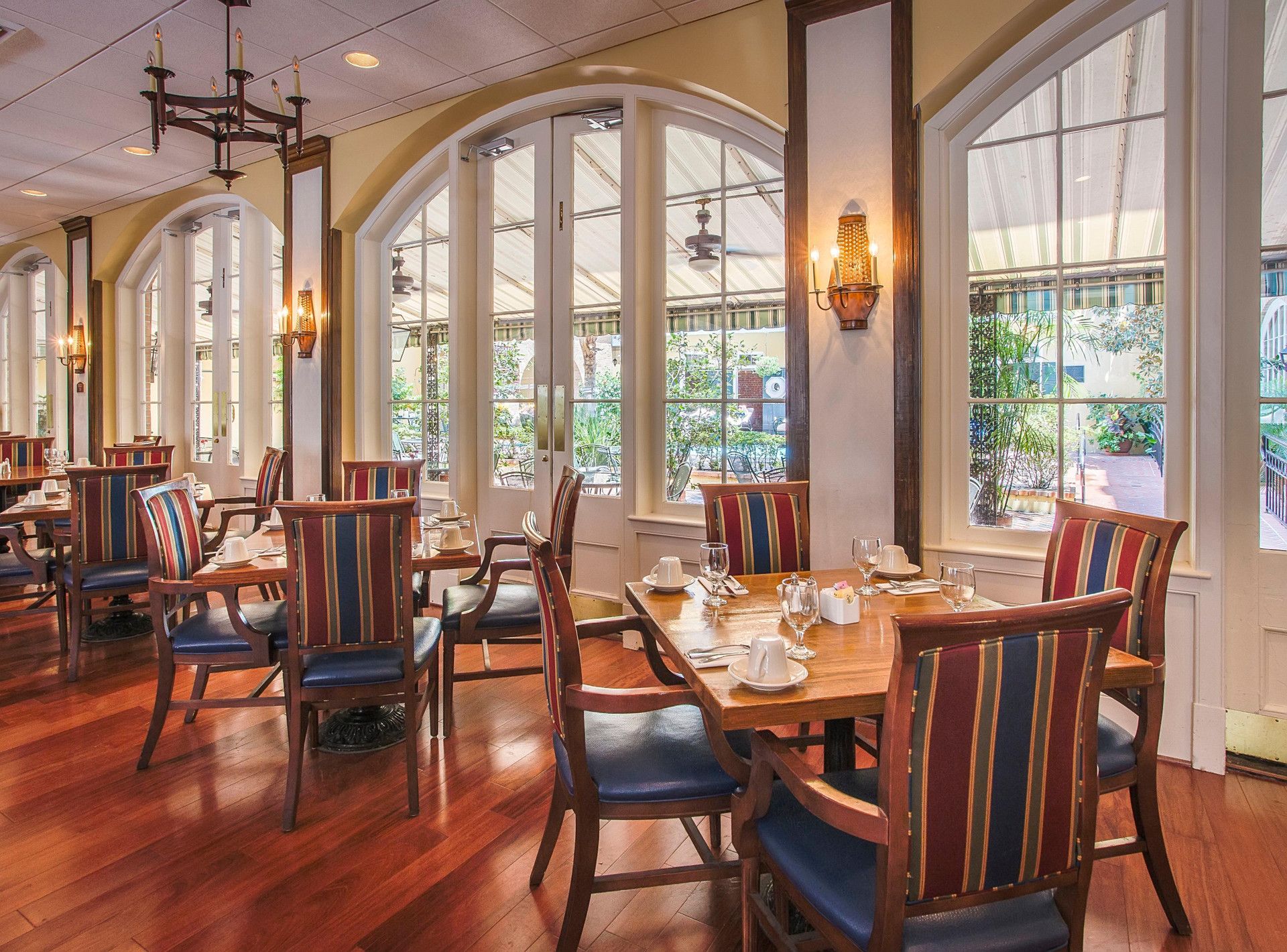 Restaurant Holiday Inn FRENCH QUARTER-CHATEAU LEMOYNE by IHG