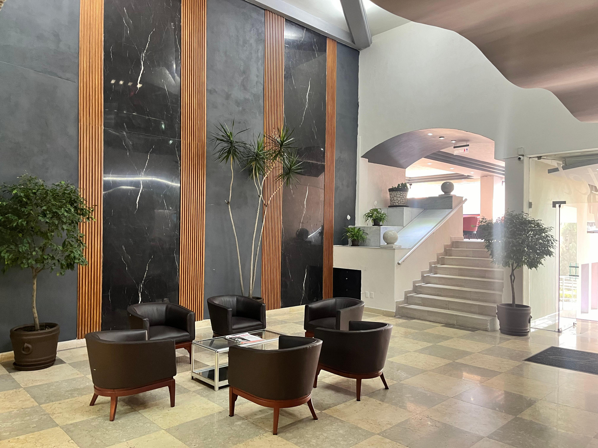 Vista Lobby Hotel California