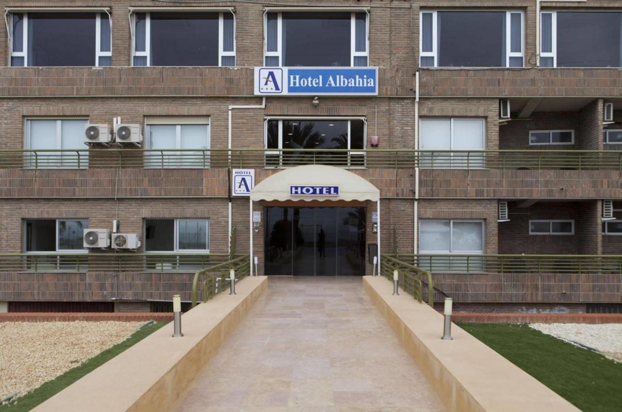 Vista Exterior Hotel Albahia