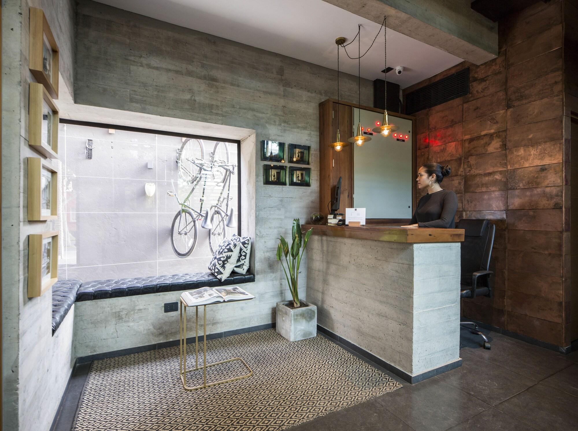 Vista Lobby Maison Italia 1029