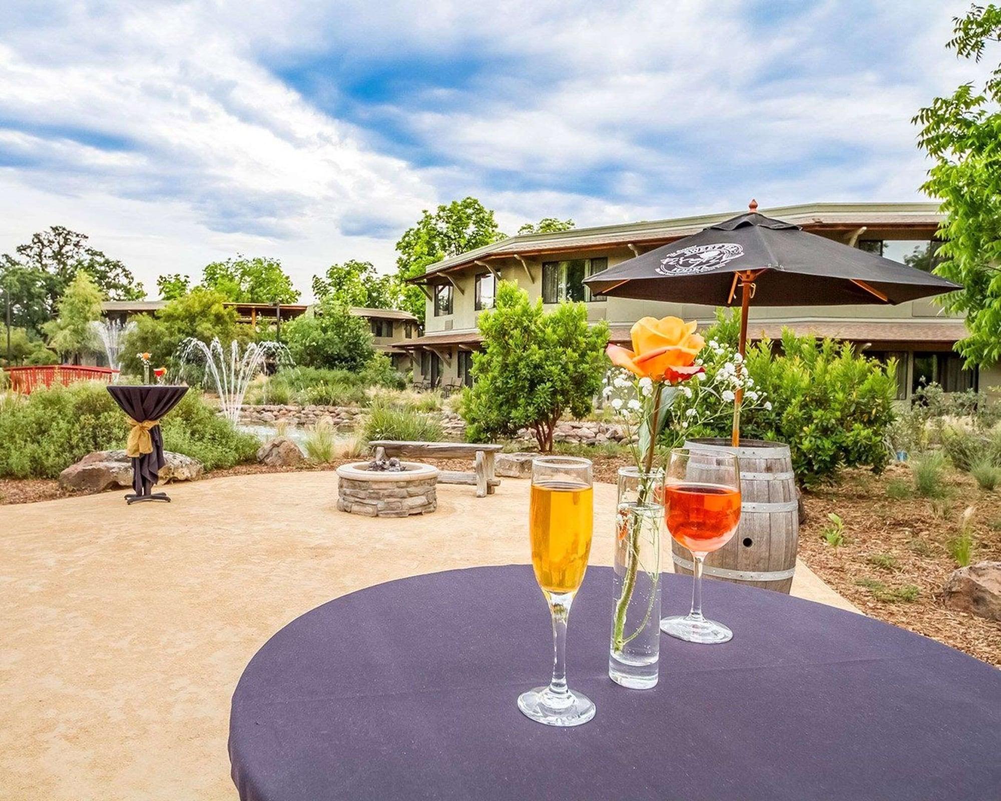 Vista Exterior Gaia Hotel & Spa Redding, an Ascend Collection Hotel