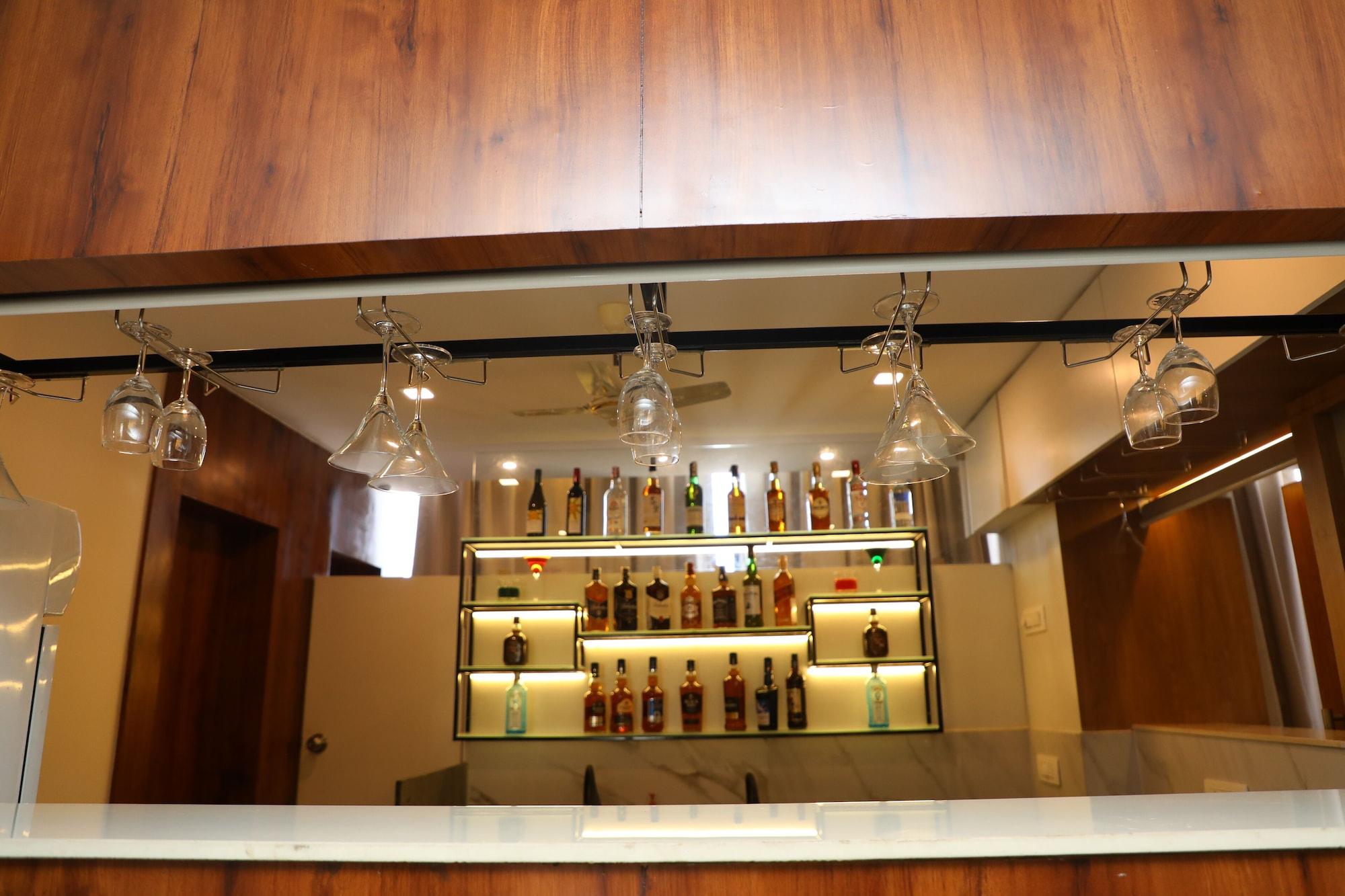 Bar/Salón VITS Select Grand Inn, Ratnagiri