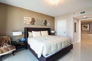 Alquiler Vacacional - Charming Waterfront 2BR 2BA Condo at IconBrickell