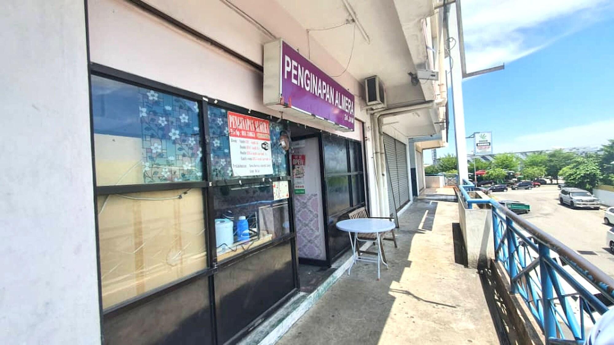 Varios SPOT ON 90836 Penginapan Almera