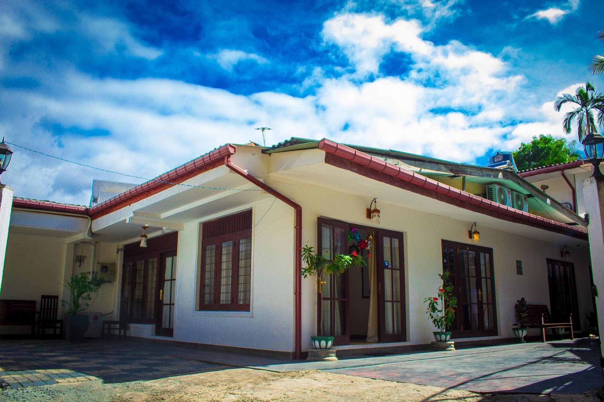 Vista Exterior Kandy Waters Hotel