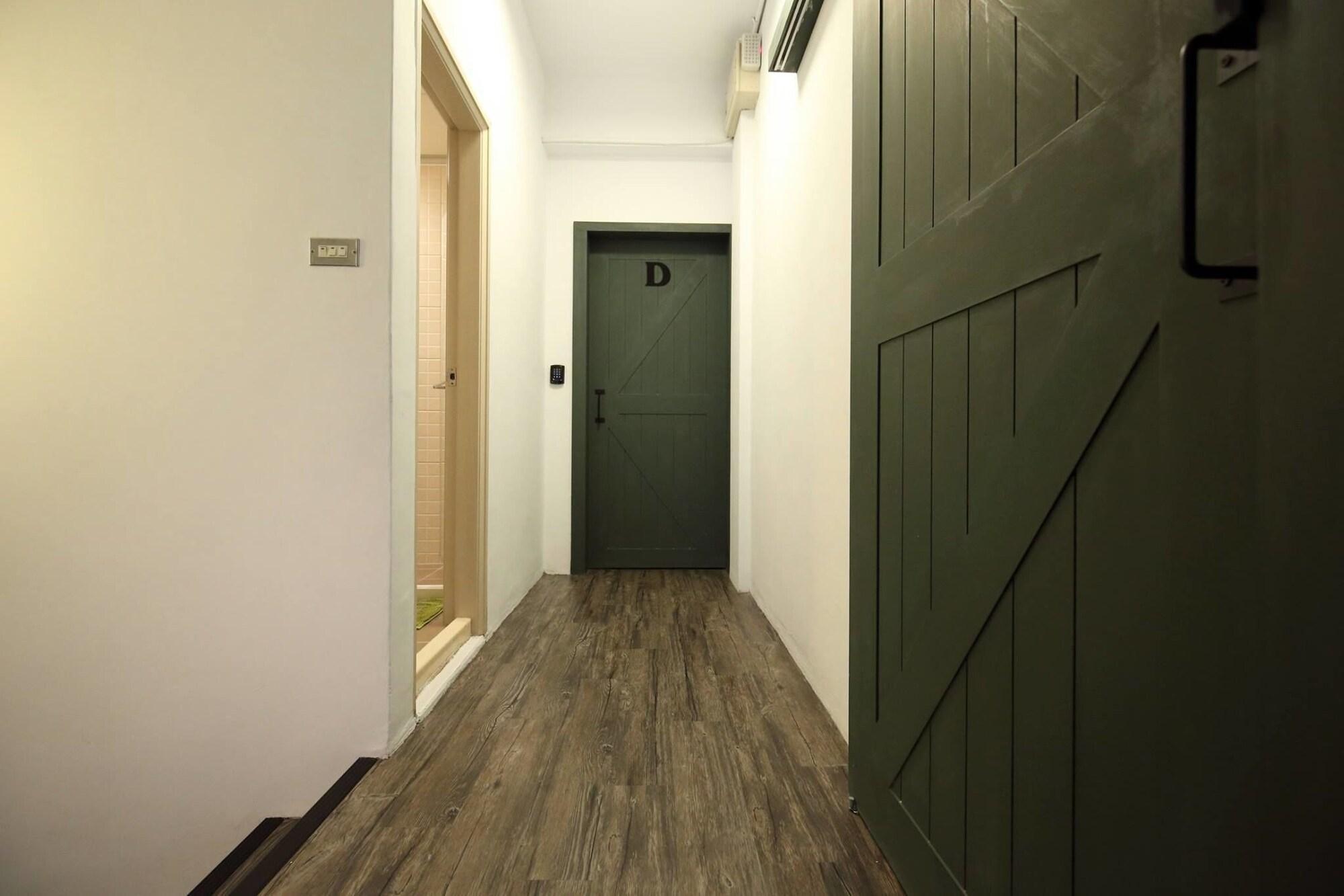 Varios G.O.A.T Hostel