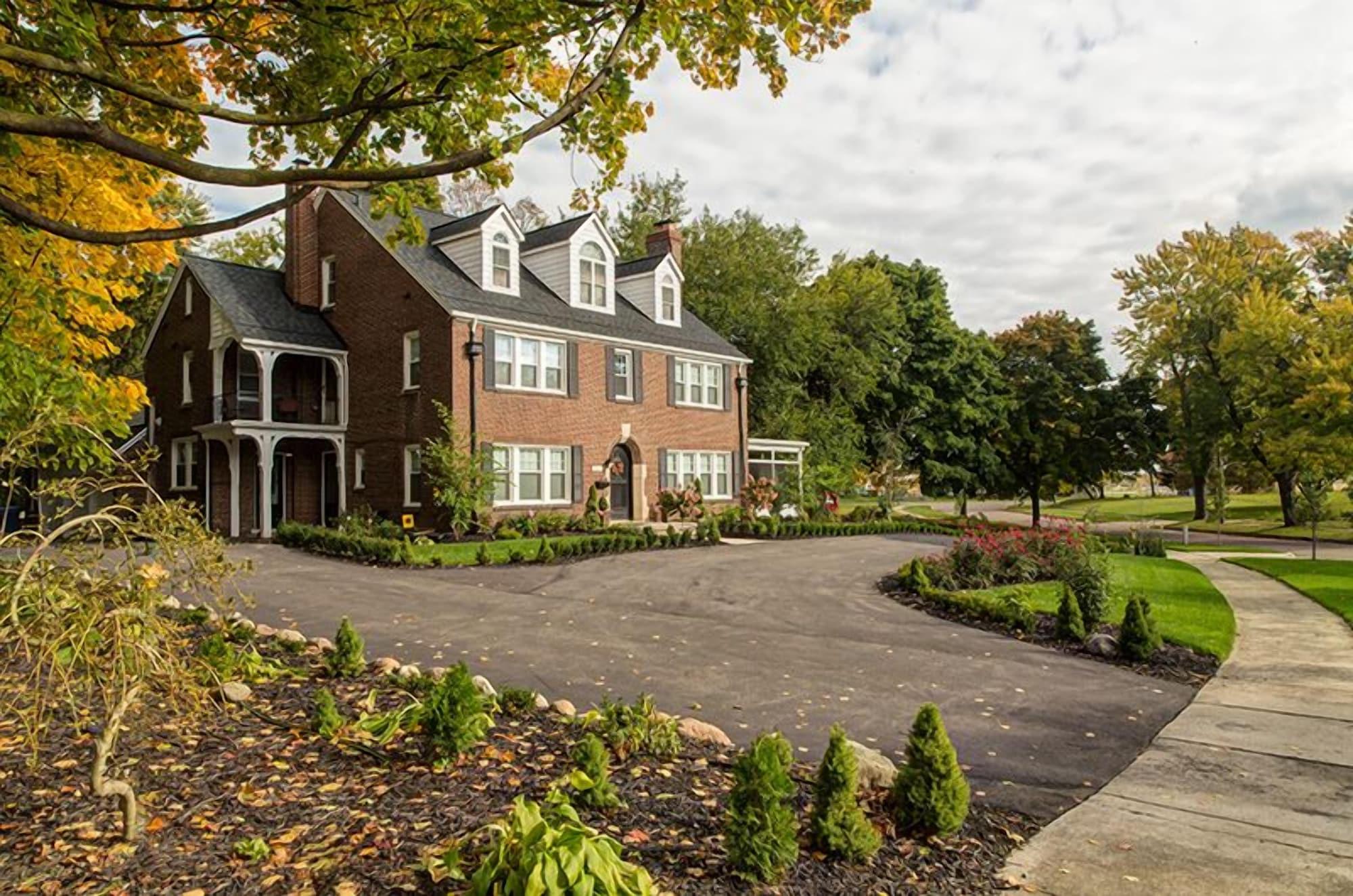 Vista Exterior Knob Hill Bed & Breakfast