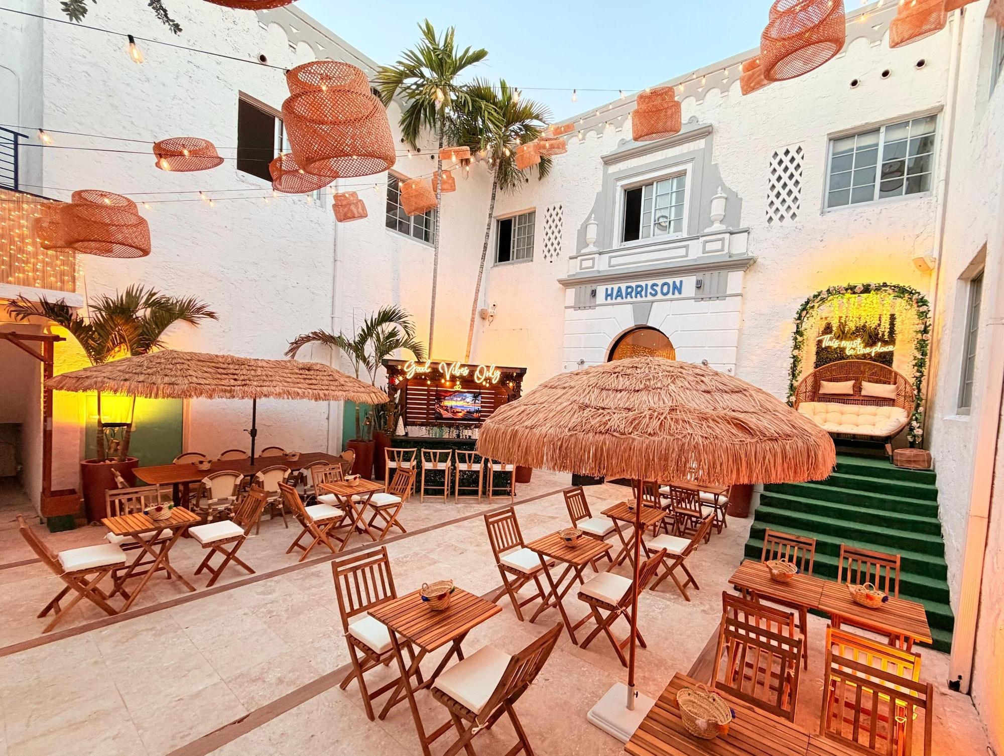 Restaurant Hotel Harrison By Renzi On The Beach