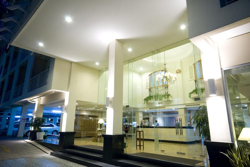 Vista Exterior Classic Kameo Hotel and Serviced Apartments, Sriracha