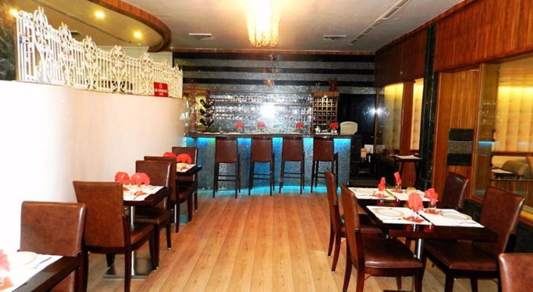 Bar/Salón Amarpreet