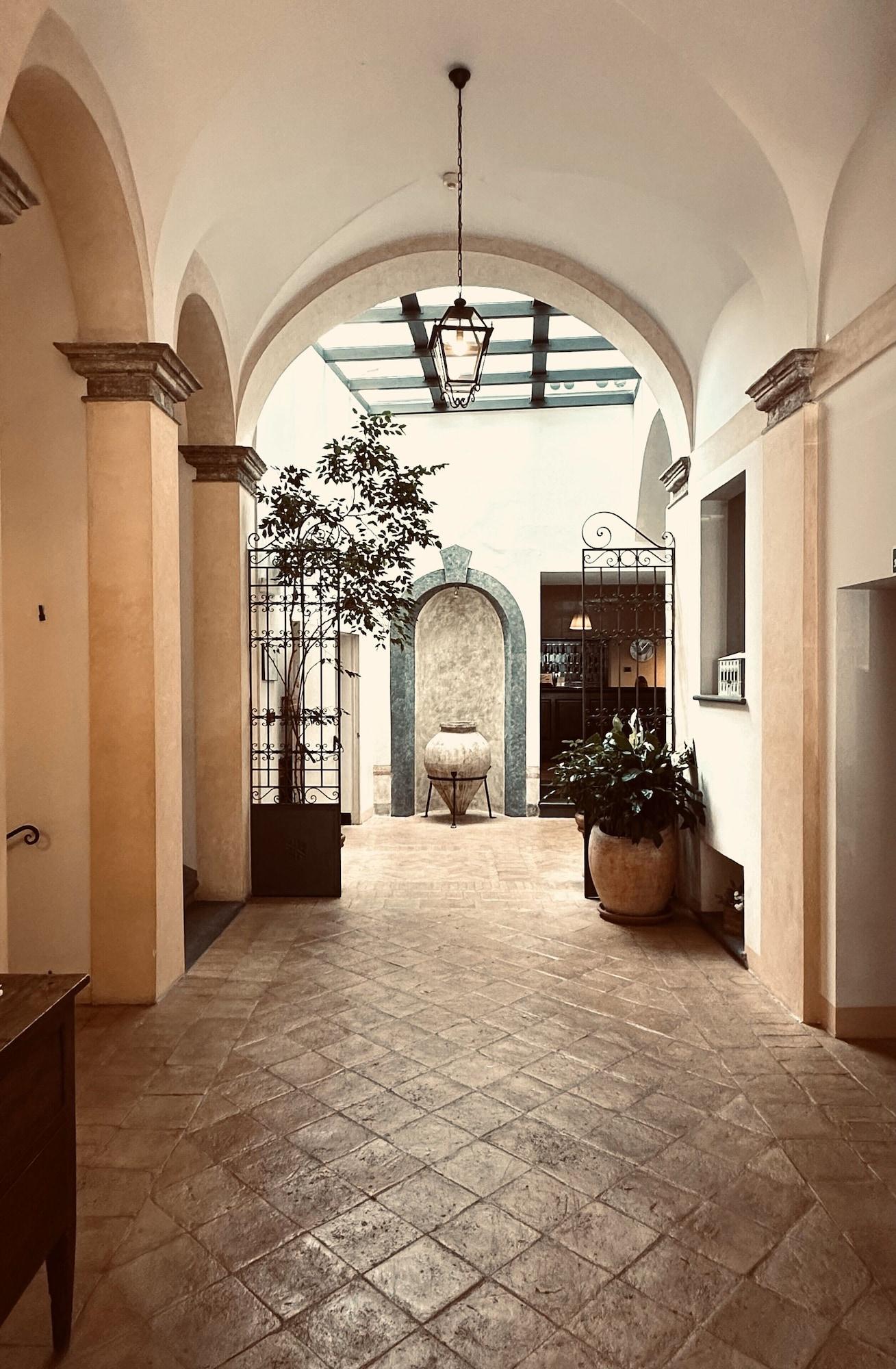 Vista Lobby Palazzo Piccolomini