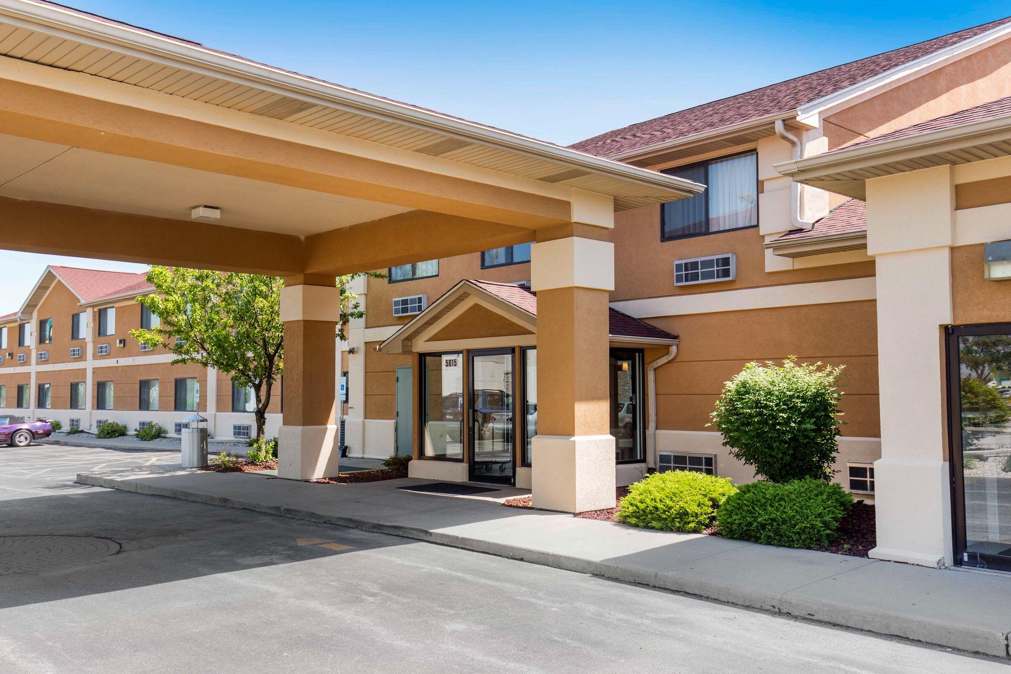 Vista Exterior Quality Inn Monee I-57