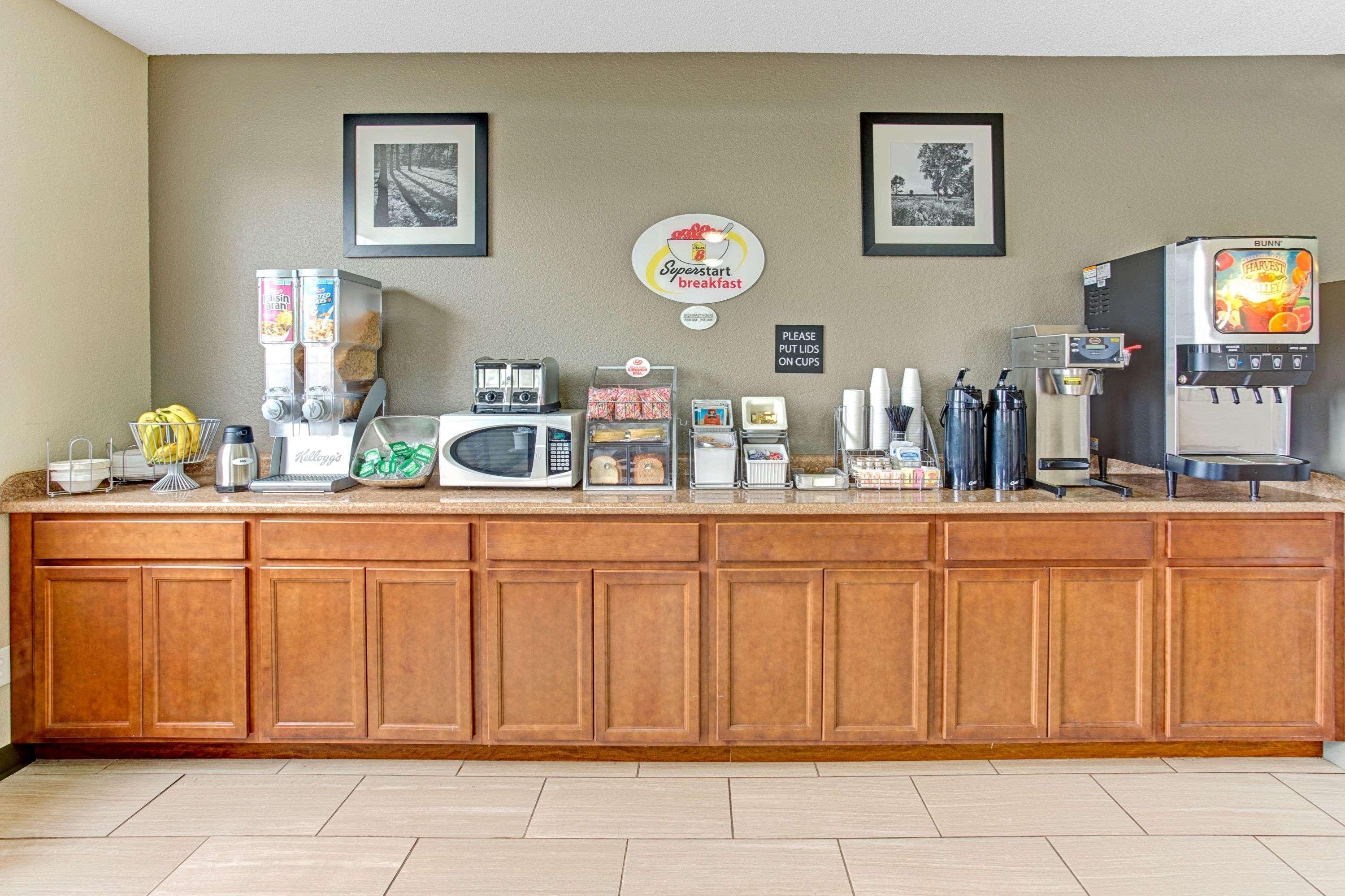 Restaurant Super 8 By Wyndham Gurnee