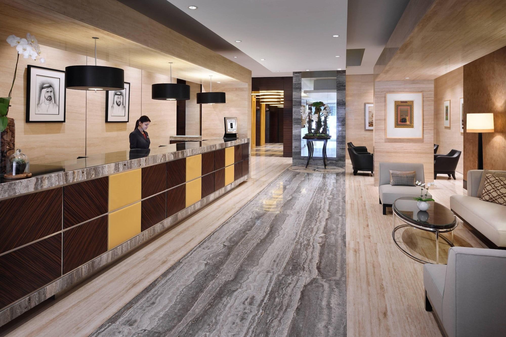Vista Lobby Dubai Marriott Harbour Hotel & Suites