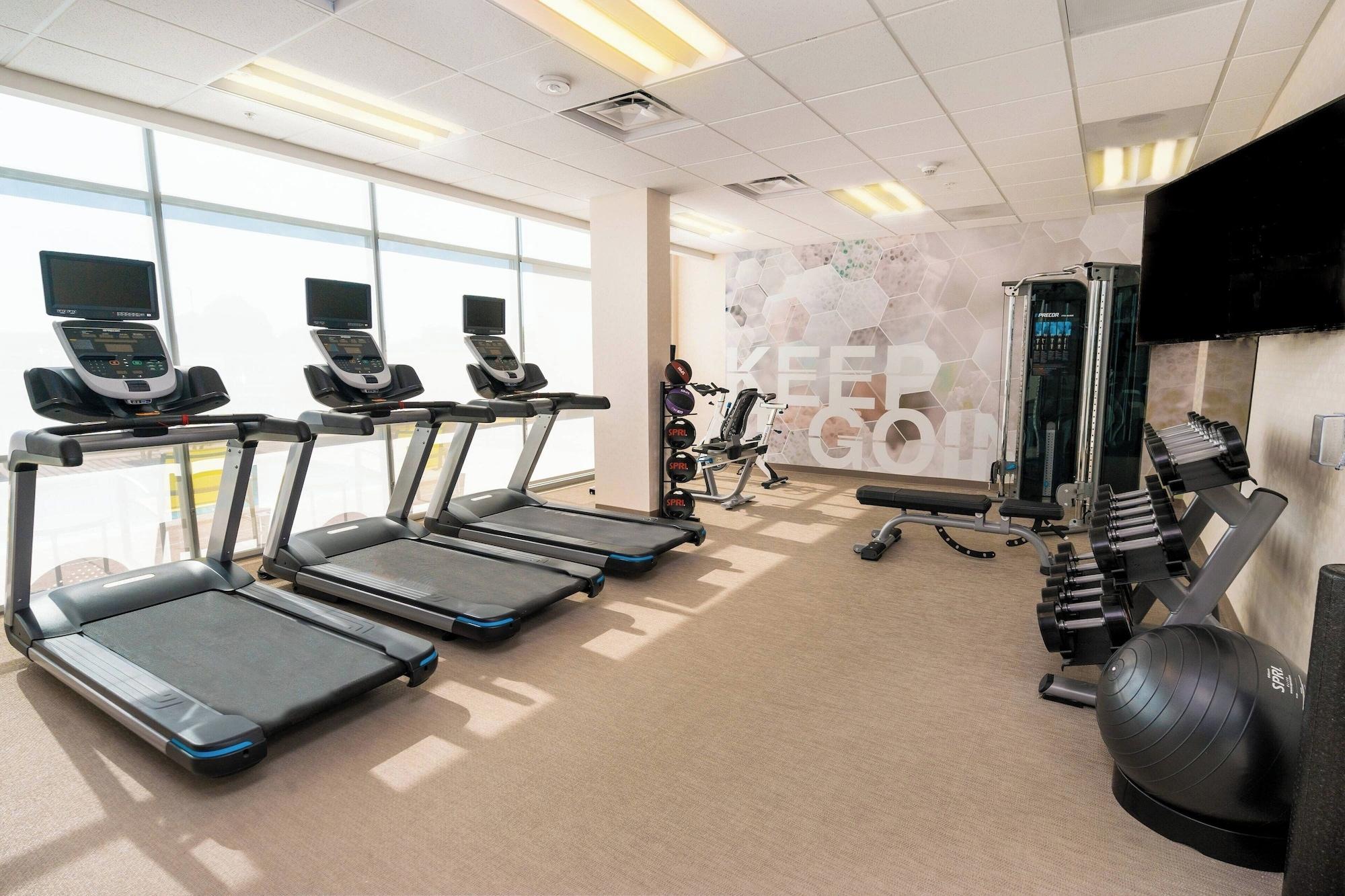 Gimnasio SpringHill Suites by Marriott Newark Fremont