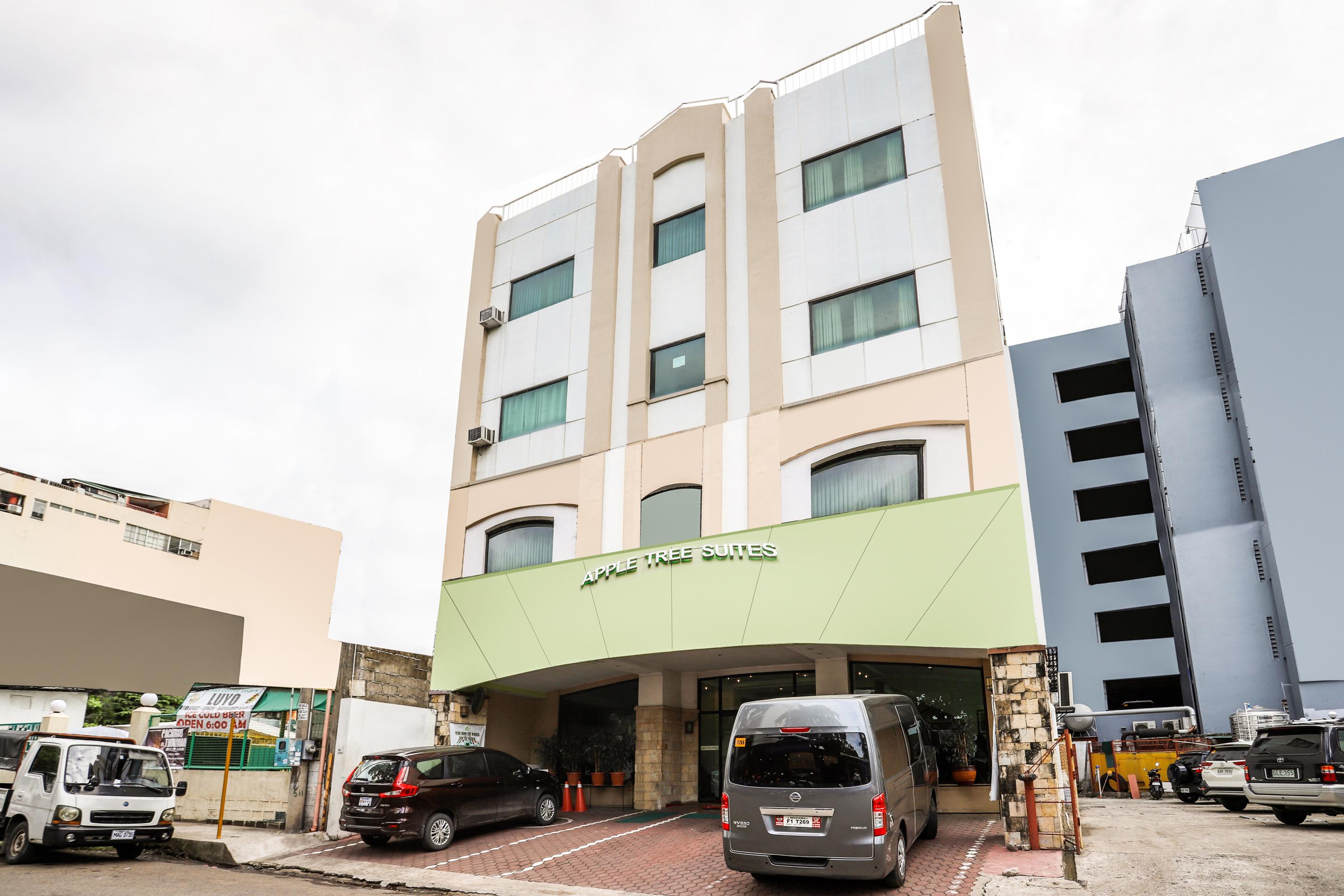 Vista Exterior OYO 210 Apple Tree Suites