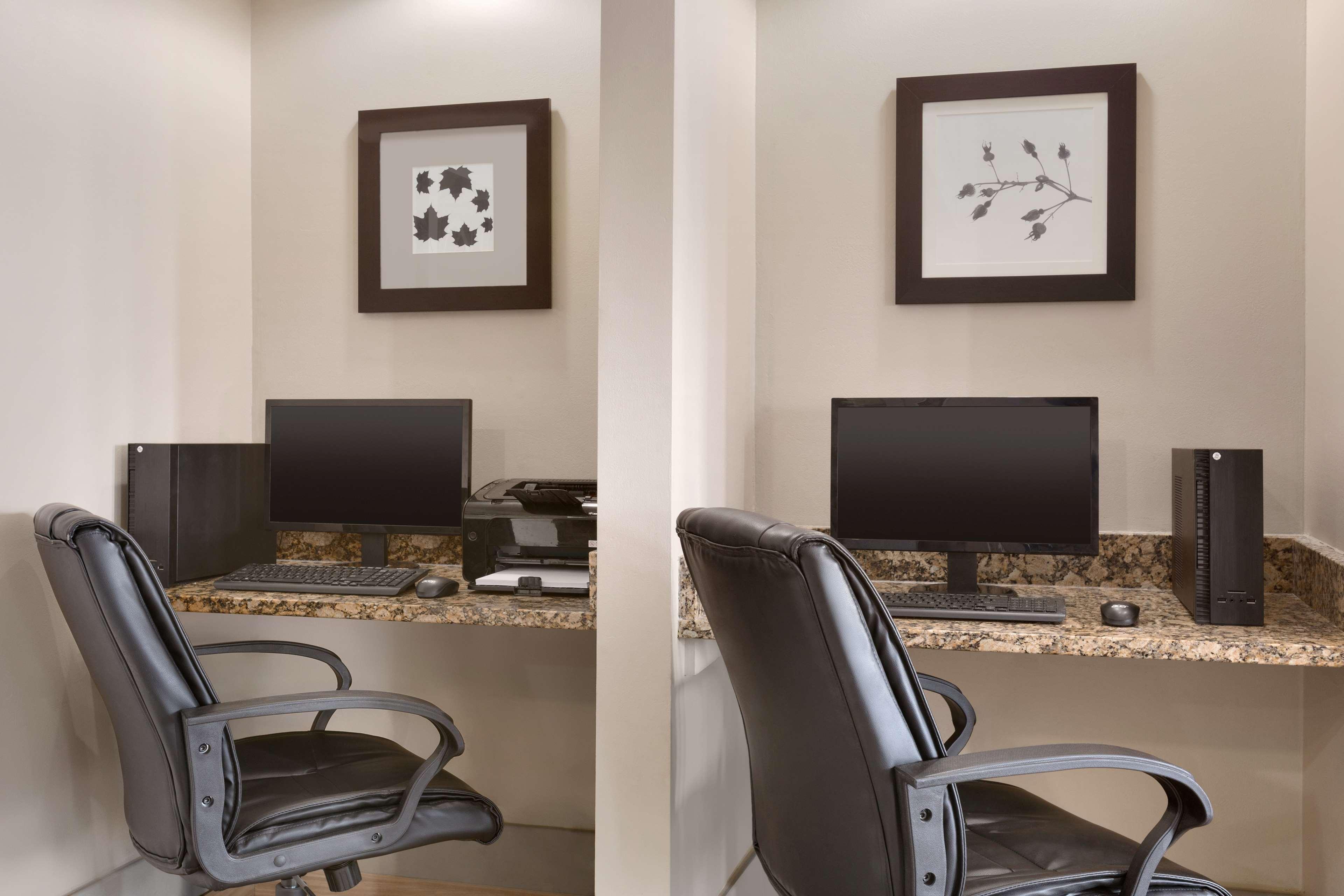 Centro de Negocios Country Inn & Suites by Radisson, Mishawaka, IN