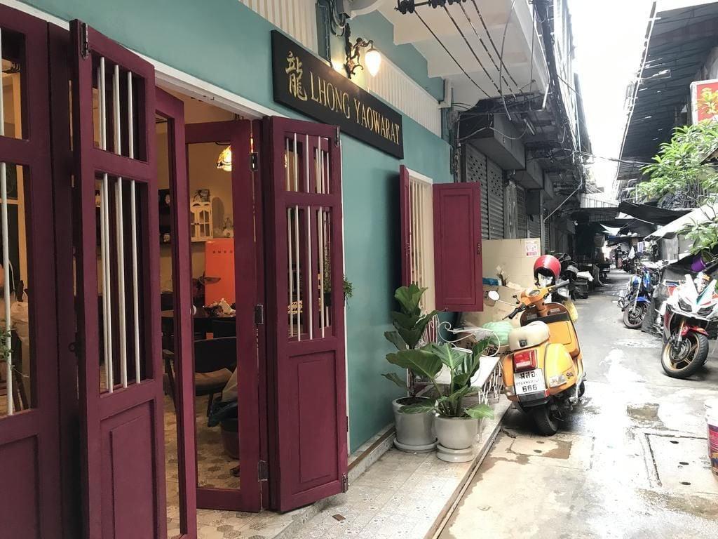 Varios Lhong Yaowarat Hostel