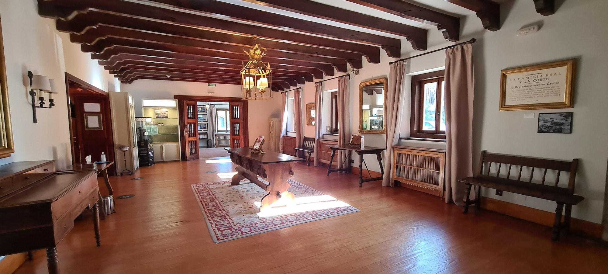 Vista Lobby Parador De Gredos