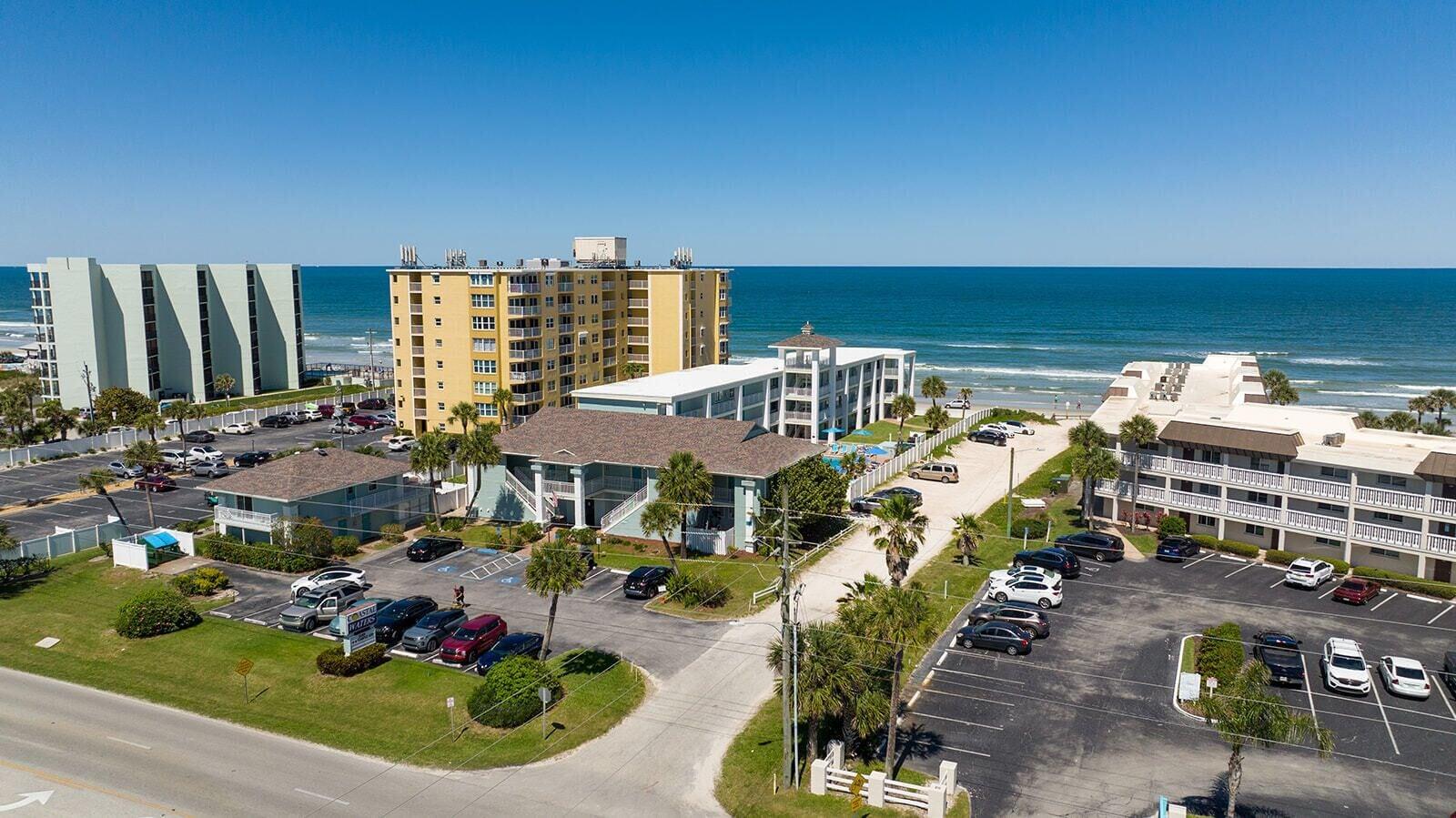 Varios Coastal Waters Inn