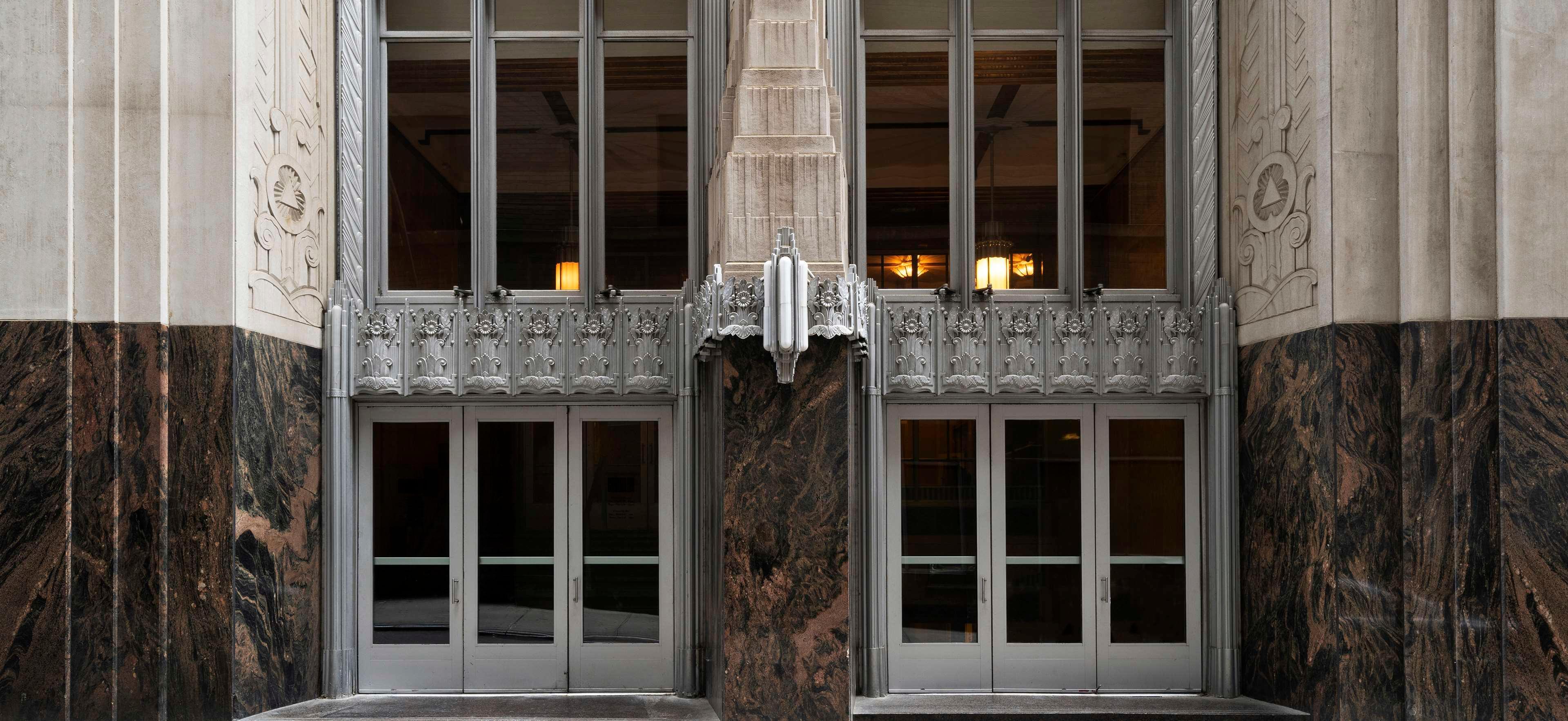 Vista Exterior Mint House at 70 Pine