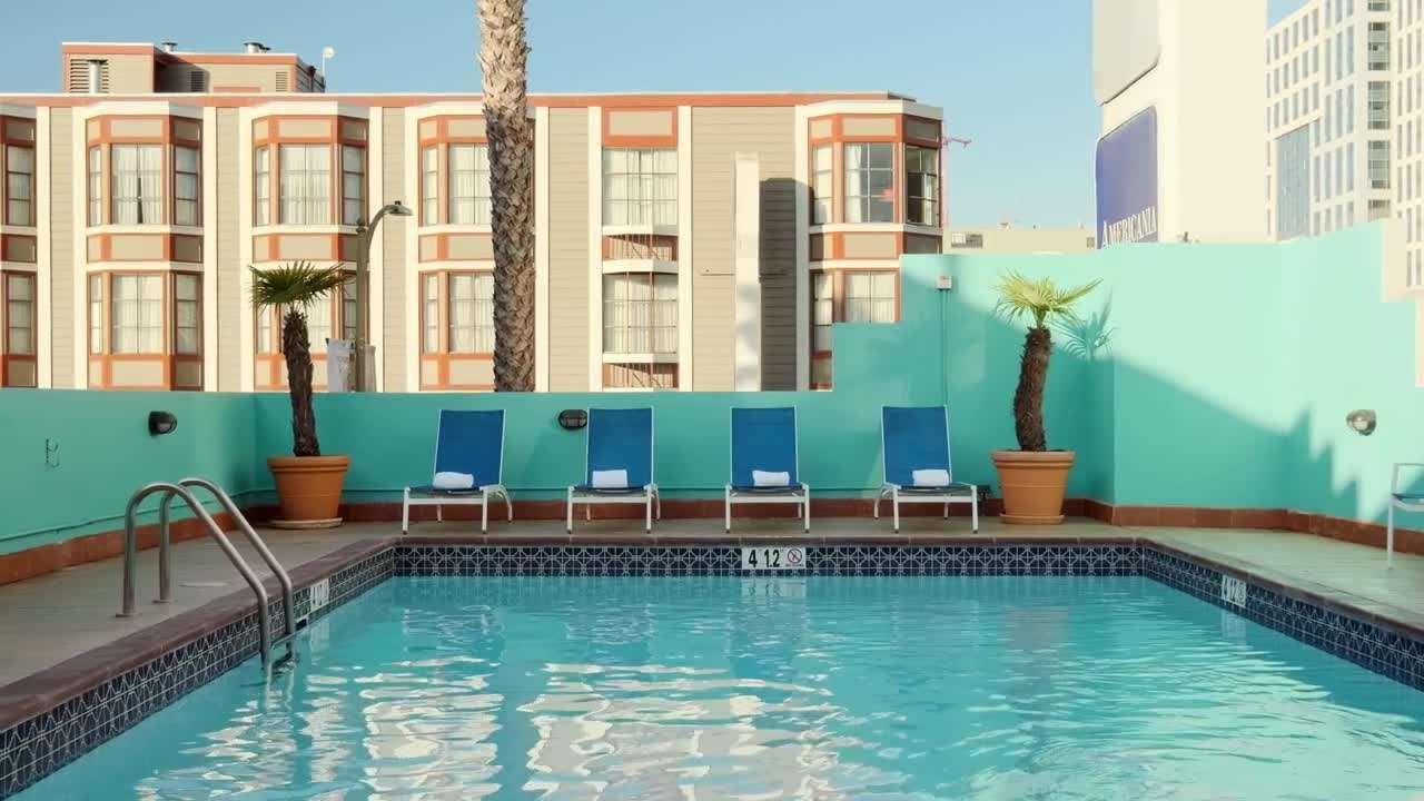 Vista Piscina SoMa House