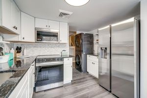 Renta Vacacional - Walk to Casino: Condo w/ Balcony in Atlantic City!